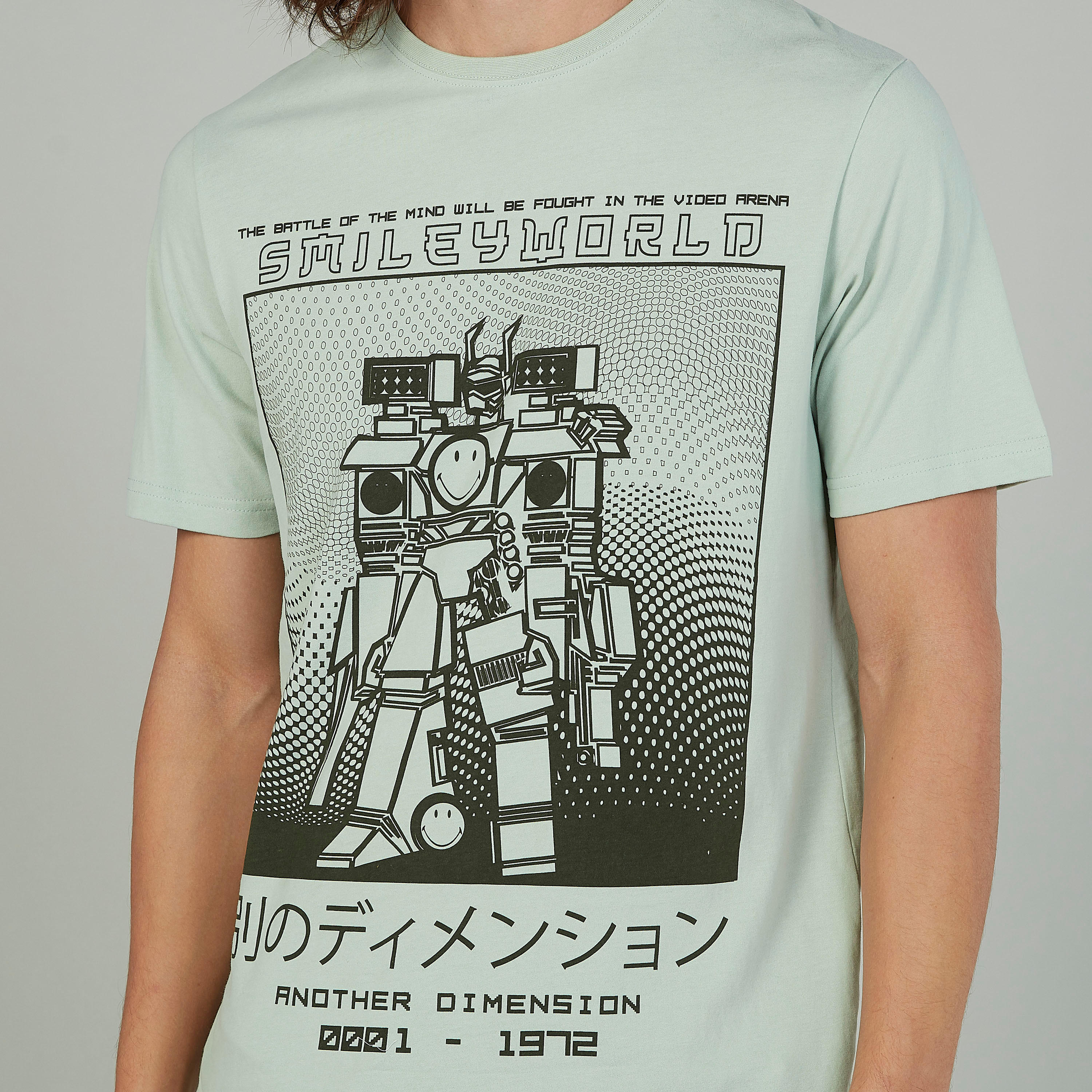 تيشيرت بياقة ضيّقة وأكمام قصيرة وطبعات سمايلي وورلد-men-clothing-tshirtsandpolos-tshirts-image-3