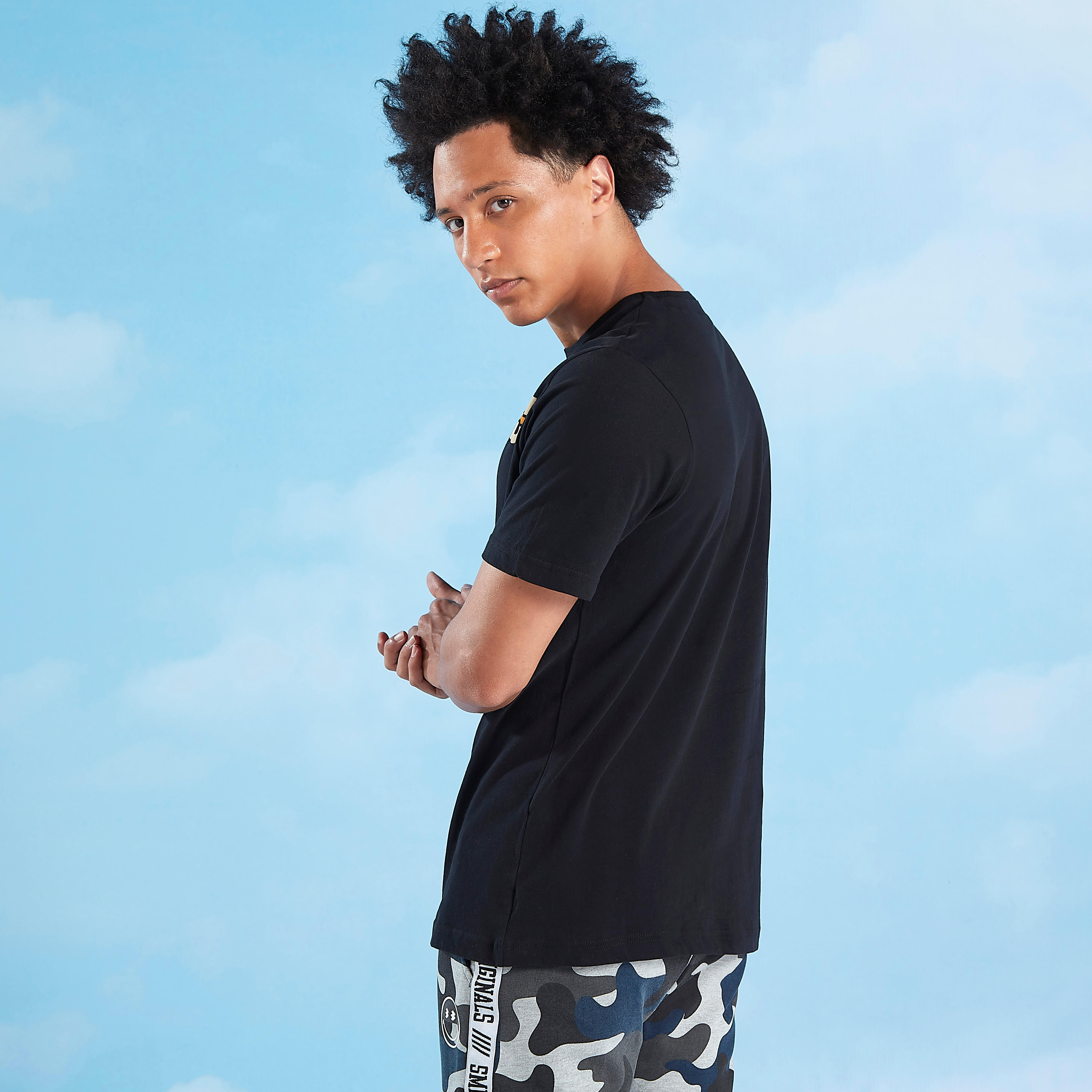تيشيرت بياقة ضيّقة وأكمام قصيرة وطبعات سمايلي وورلد-men-clothing-tshirtsandpolos-tshirts-image-5