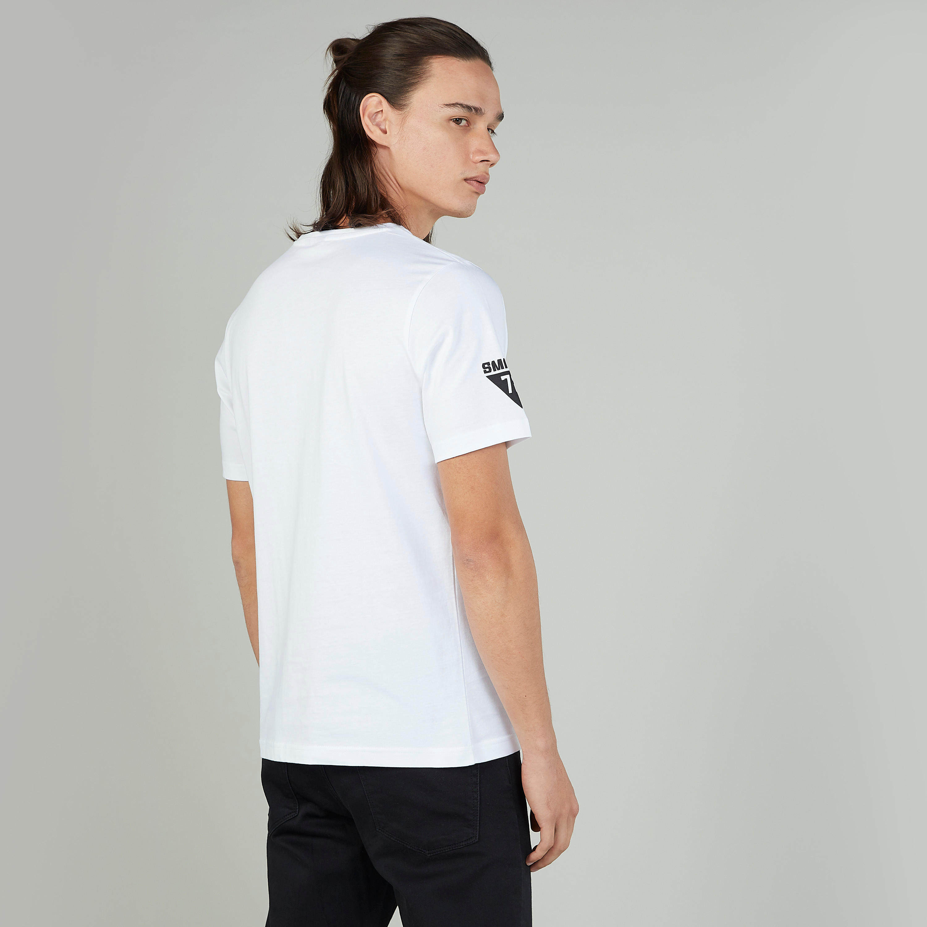 تيشيرت بياقة ضيّقة وأكمام قصيرة وطبعات سمايلي وورلد-men-clothing-tshirtsandpolos-tshirts-image-4