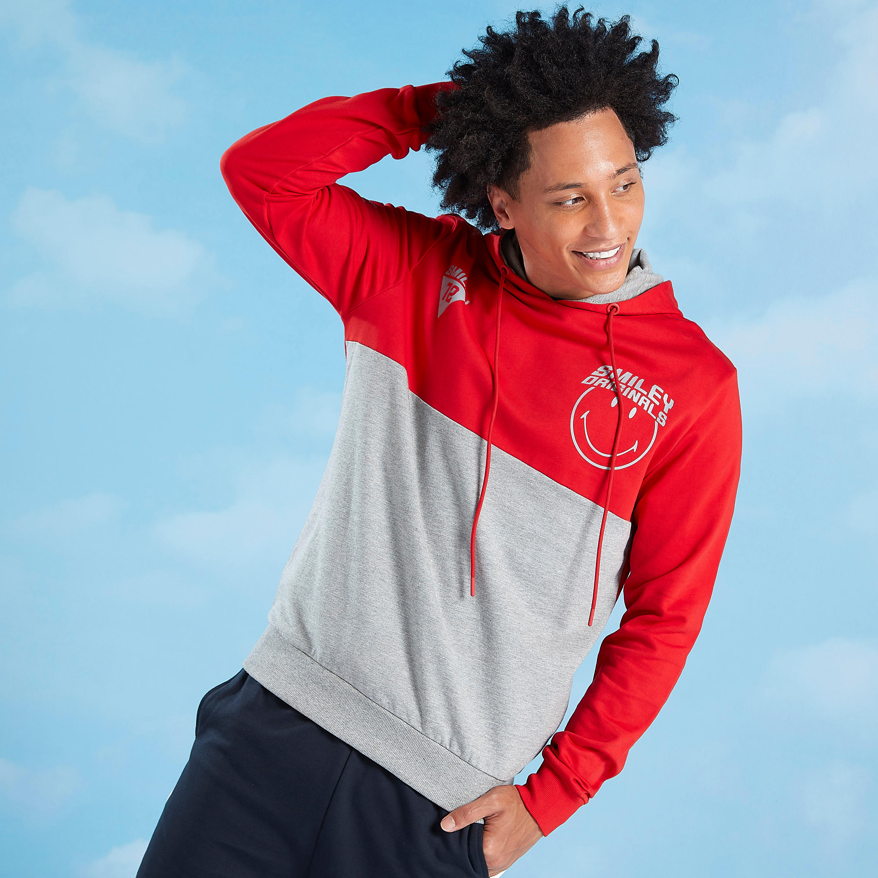 Smiley World Printed Hoodie with Long Sleeves-men-winterwear-hoodiesandsweatshirts-image-1