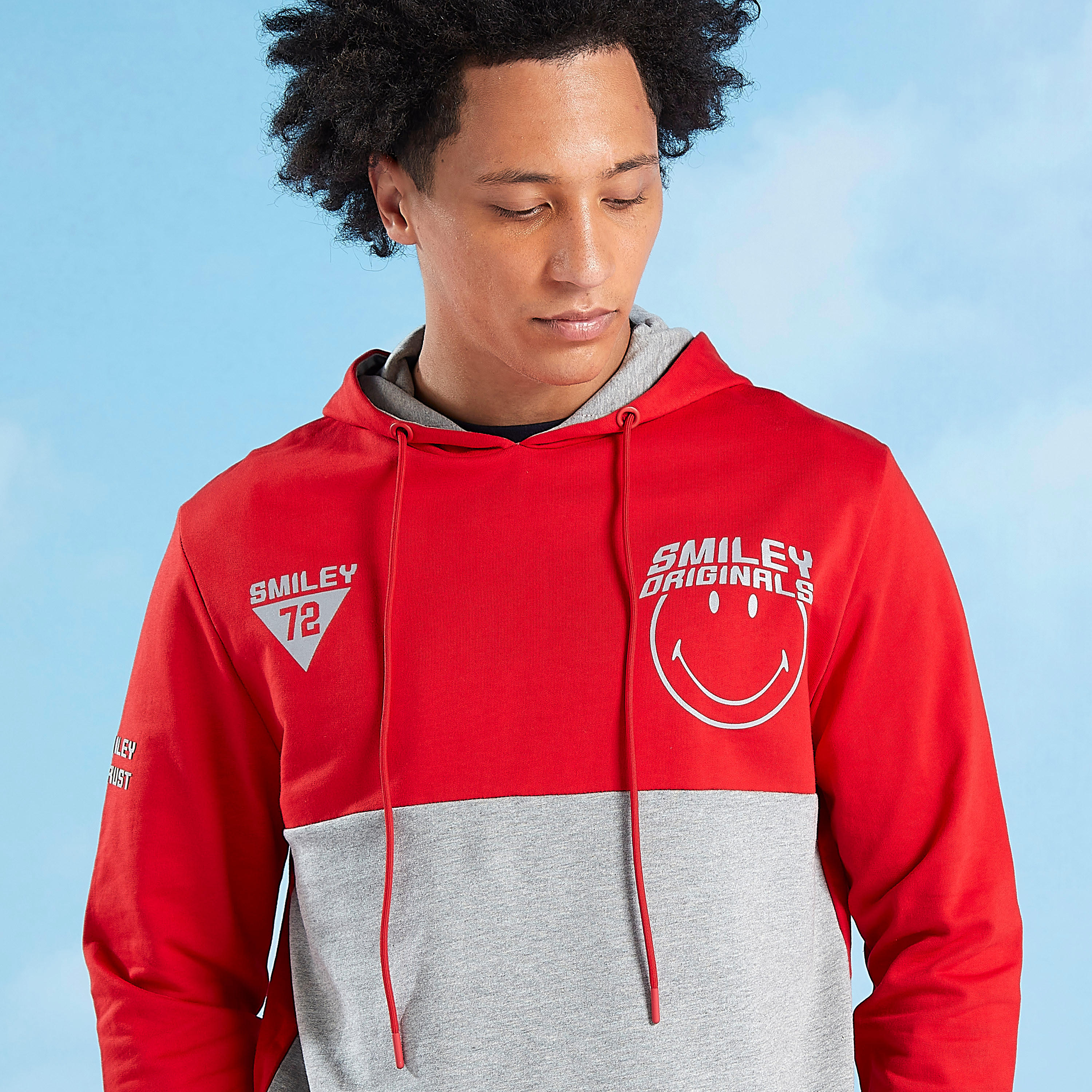 Smiley World Printed Hoodie with Long Sleeves-men-winterwear-hoodiesandsweatshirts-image-4
