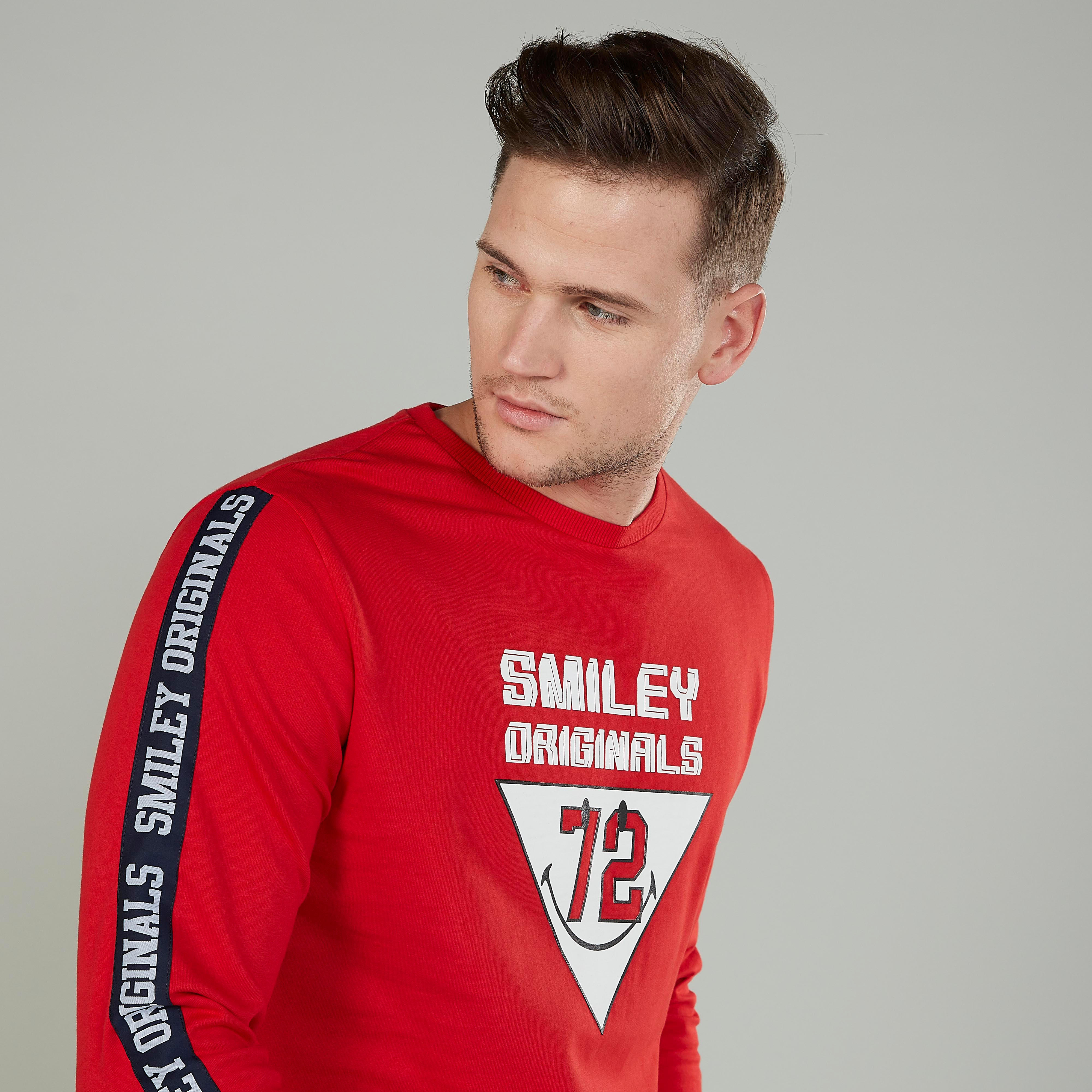 سويت شيرت بأكمام طويلة وياقة مستديرة وطبعات سمايلي وورلد-men-winterwear-hoodiesandsweatshirts-image-3