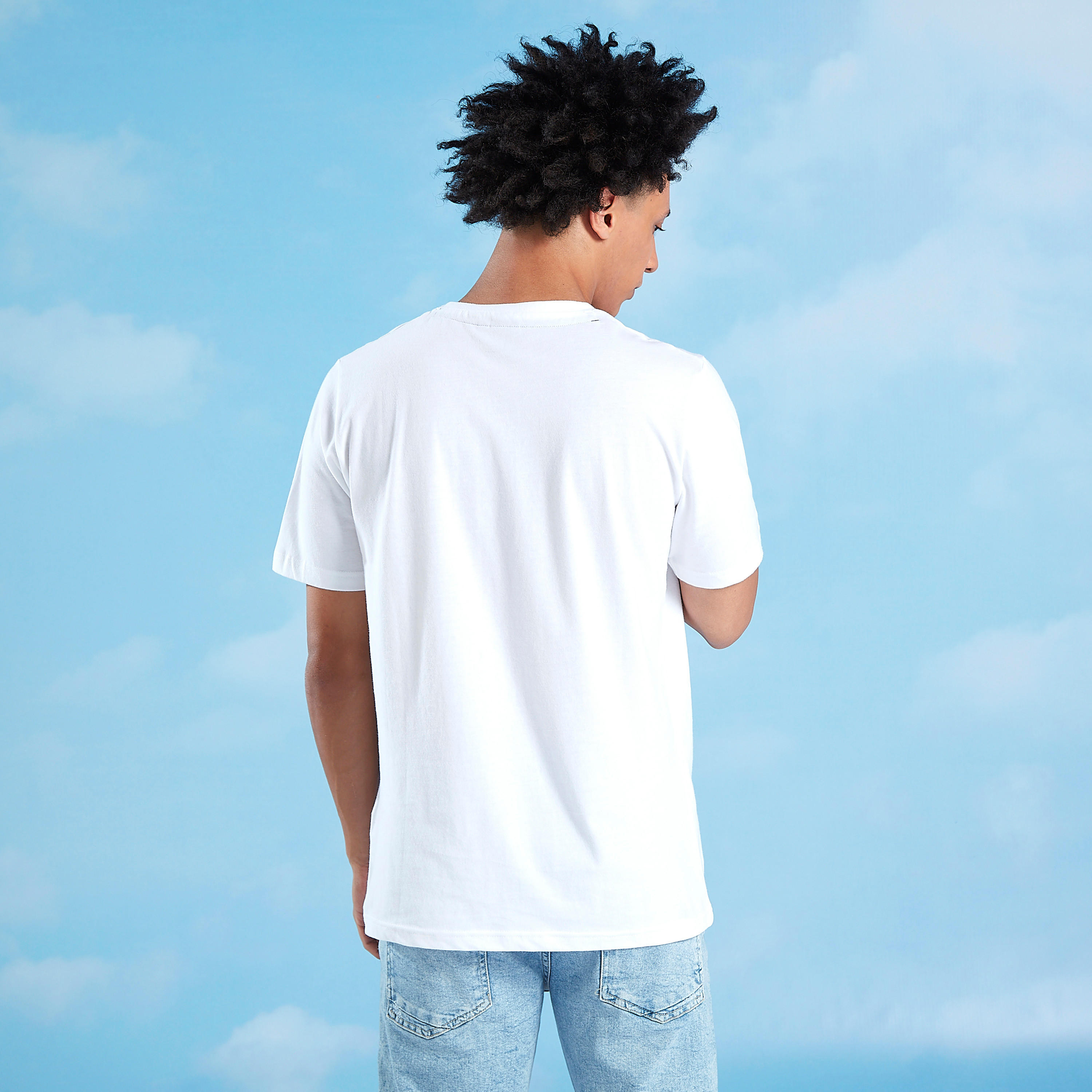 تيشيرت بياقة ضيّقة وأكمام قصيرة وطبعات سمايلي وورلد-men-clothing-tshirtsandpolos-tshirts-image-4