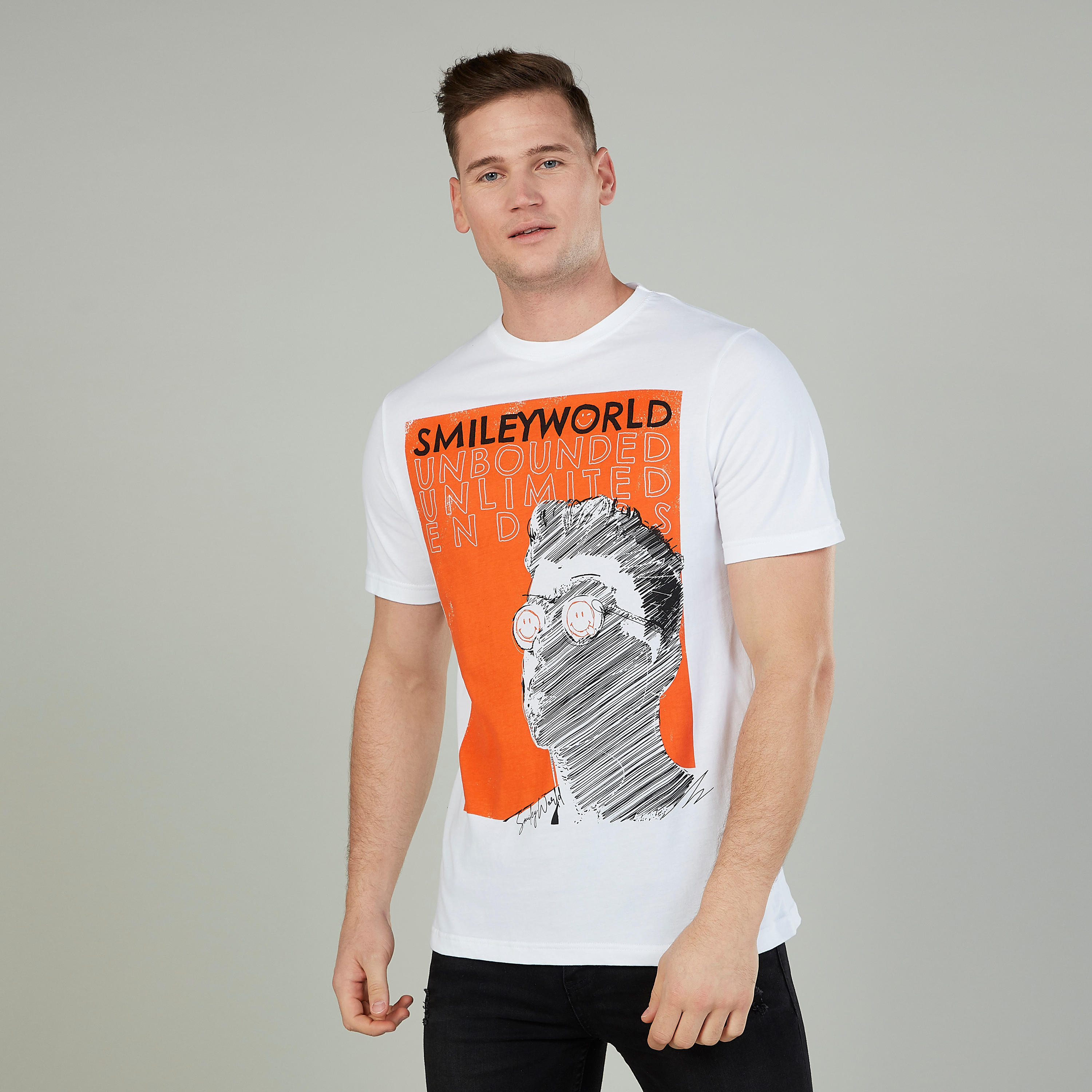 تيشيرت بياقة ضيّقة وأكمام قصيرة وطبعات سمايلي وورلد-men-clothing-tshirtsandpolos-tshirts-image-1