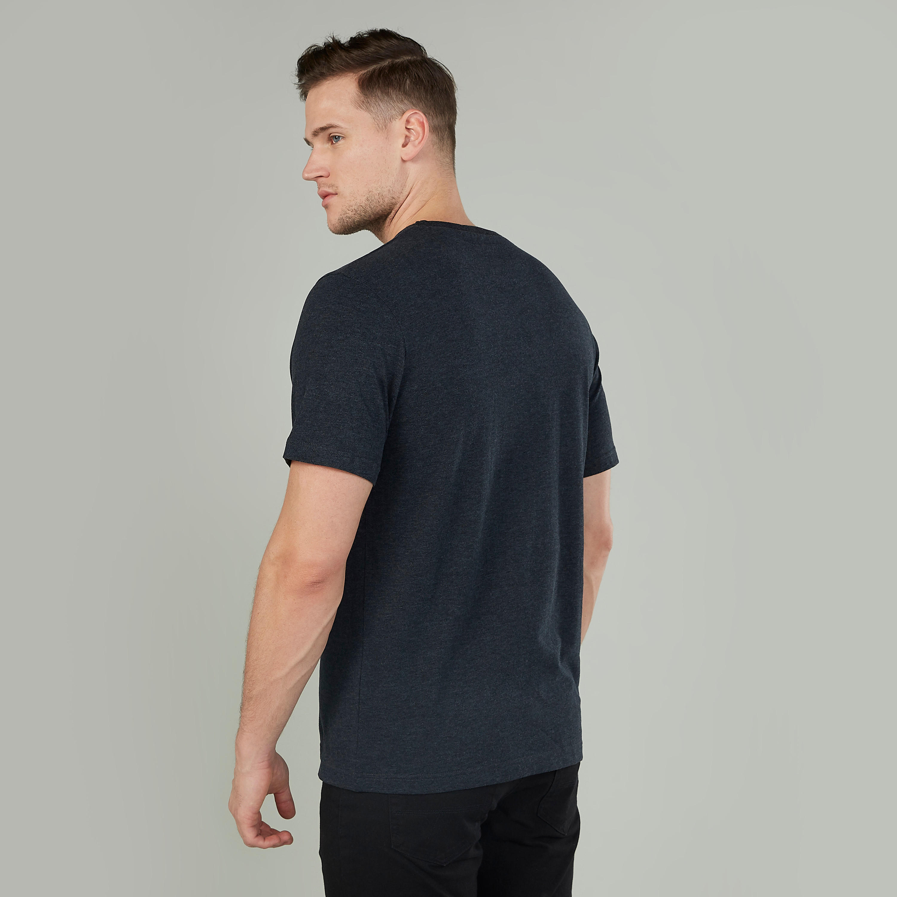 تيشيرت بياقة ضيّقة وأكمام قصيرة وطبعات سمايلي وورلد-men-clothing-tshirtsandpolos-tshirts-image-4