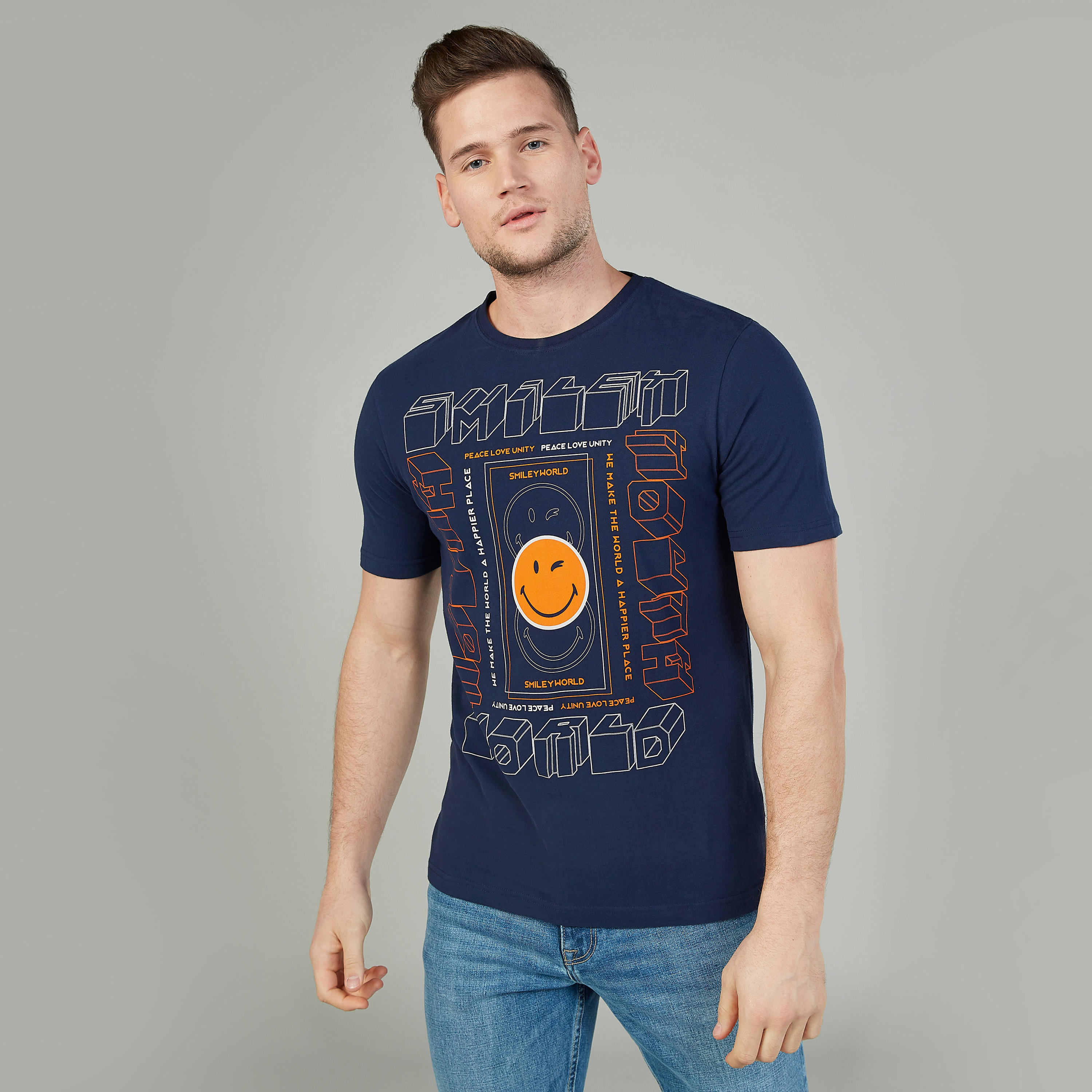 تيشيرت بياقة ضيّقة وأكمام قصيرة وطبعات سمايلي وورلد-men-clothing-tshirtsandpolos-tshirts-image-1