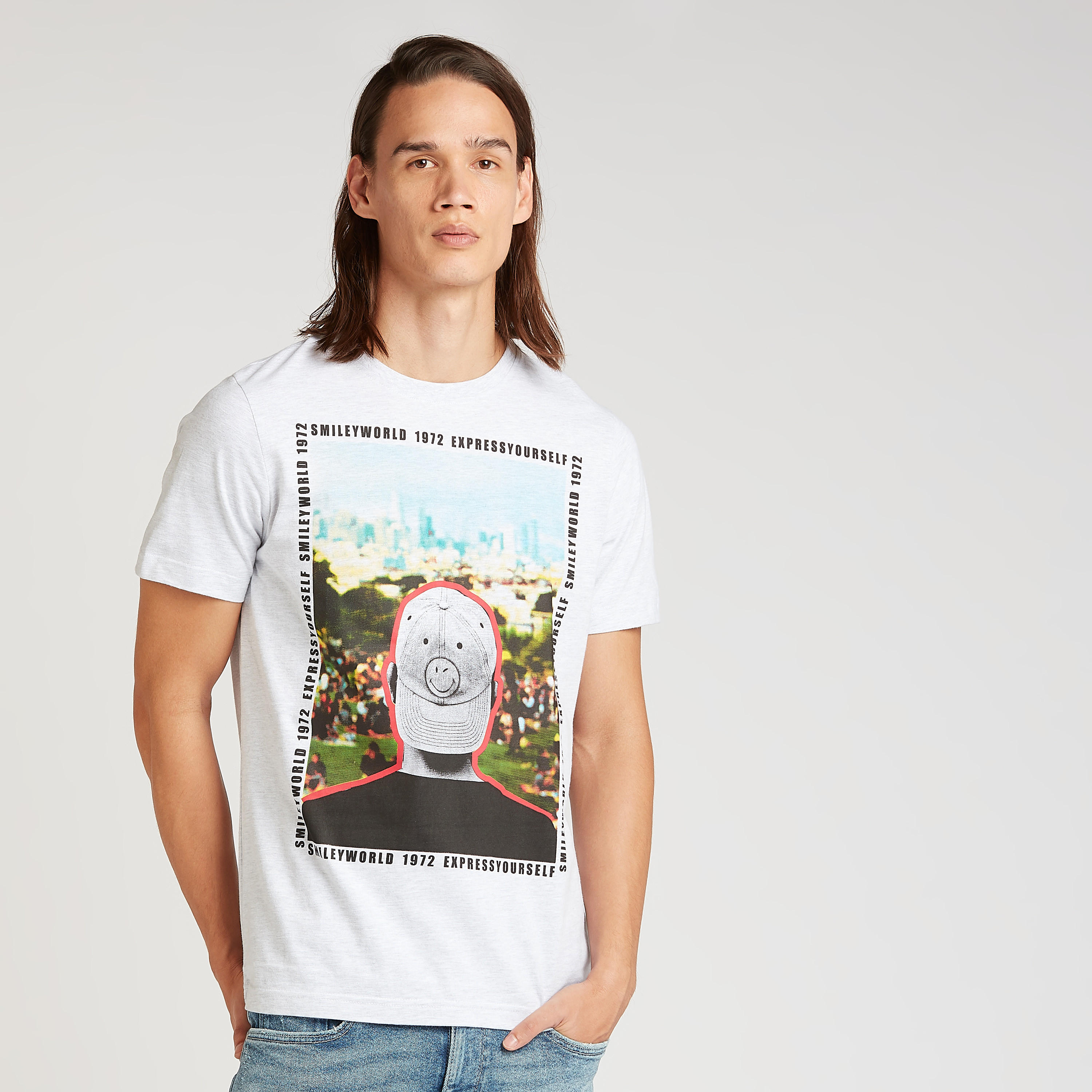 تيشيرت بياقة ضيّقة وأكمام قصيرة وطبعات سمايلي وورلد-men-clothing-tshirtsandpolos-tshirts-image-1