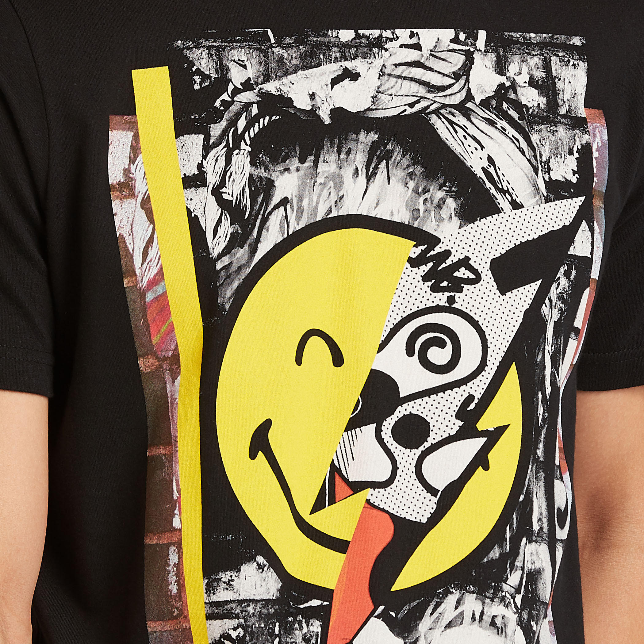 Smiley World Printed T-shirt with Crew Neck and Short Sleeves-men-clothing-tshirtsandpolos-tshirts-image-3