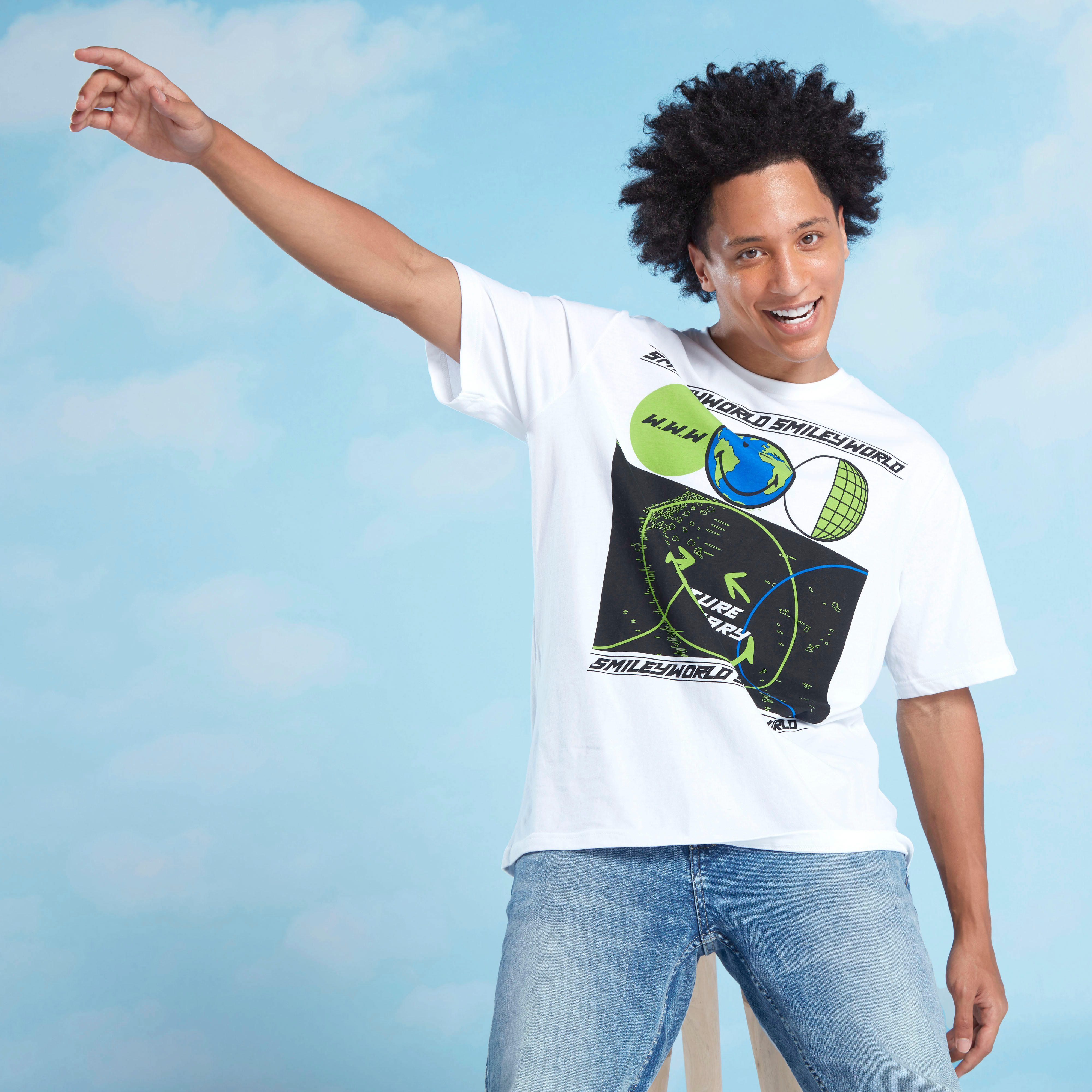 Sustainable Smiley World Printed Crew Neck T-shirt with Short Sleeves-men-clothing-tshirtsandpolos-tshirts-image-1