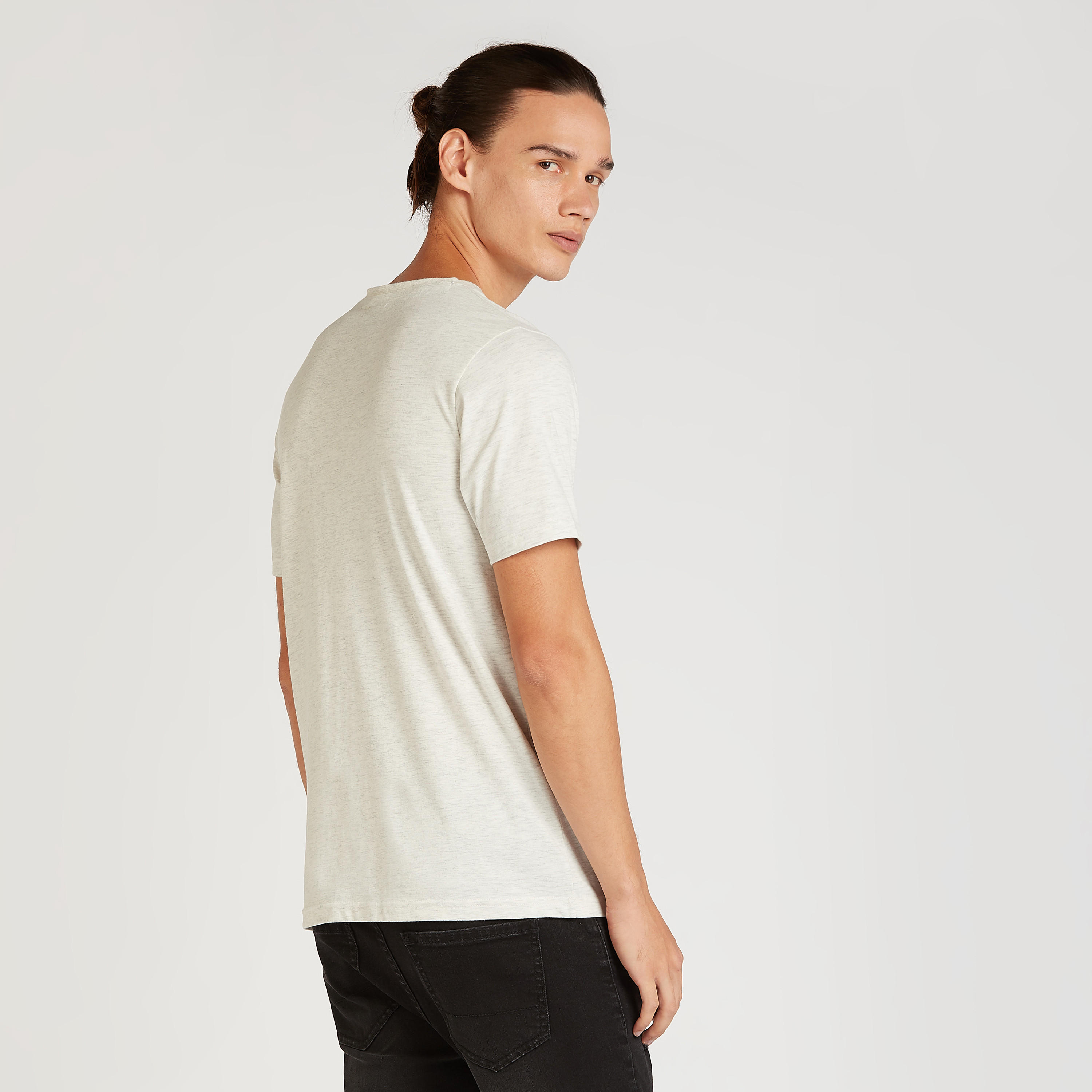 تيشيرت مستدام بياقة ضيّقة وأكمام قصيرة وطبعات سمايلي وورلد-men-clothing-tshirtsandpolos-tshirts-image-4