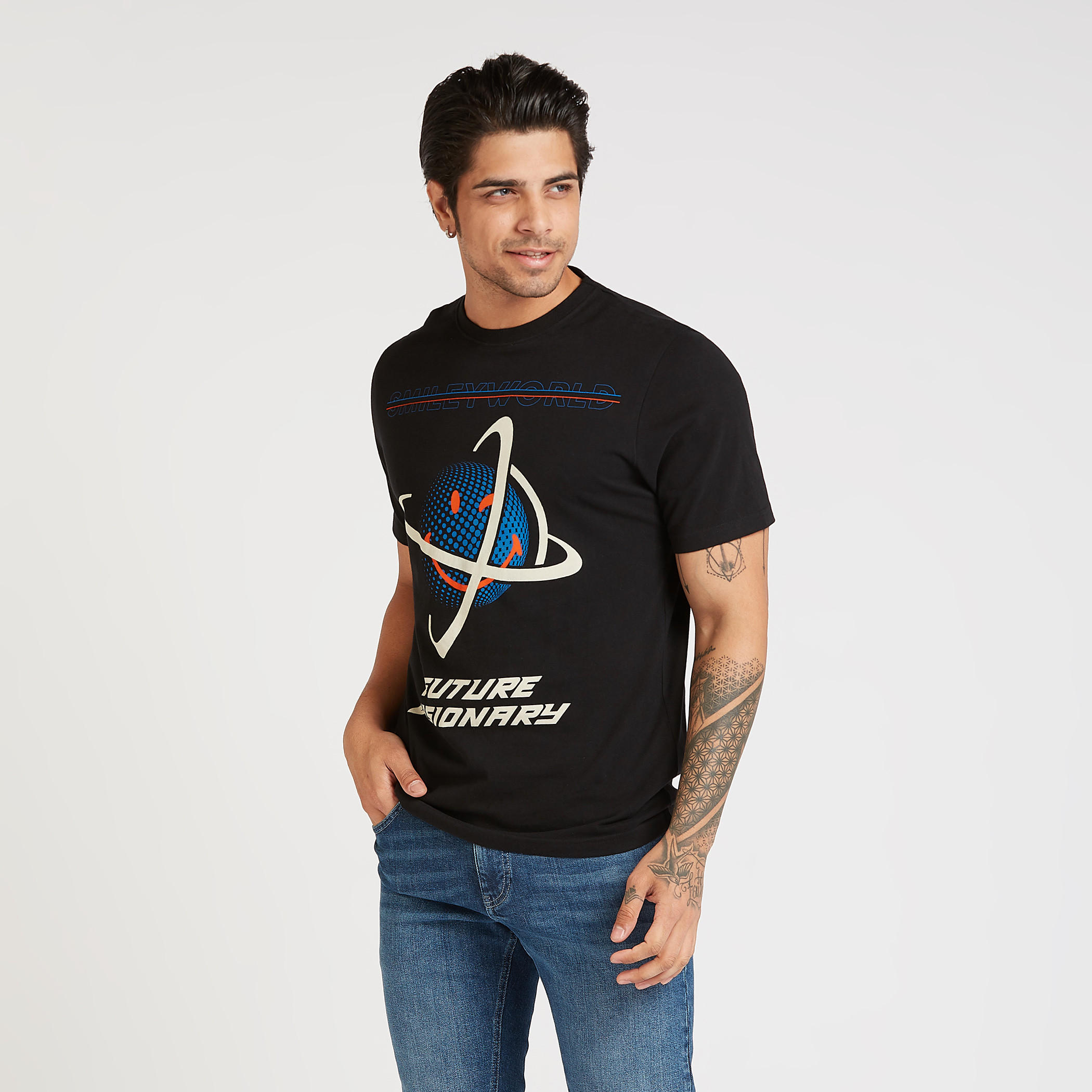 تيشيرت بياقة ضيّقة وأكمام قصيرة وطبعات سمايلي وورلد-men-clothing-tshirtsandpolos-tshirts-image-1