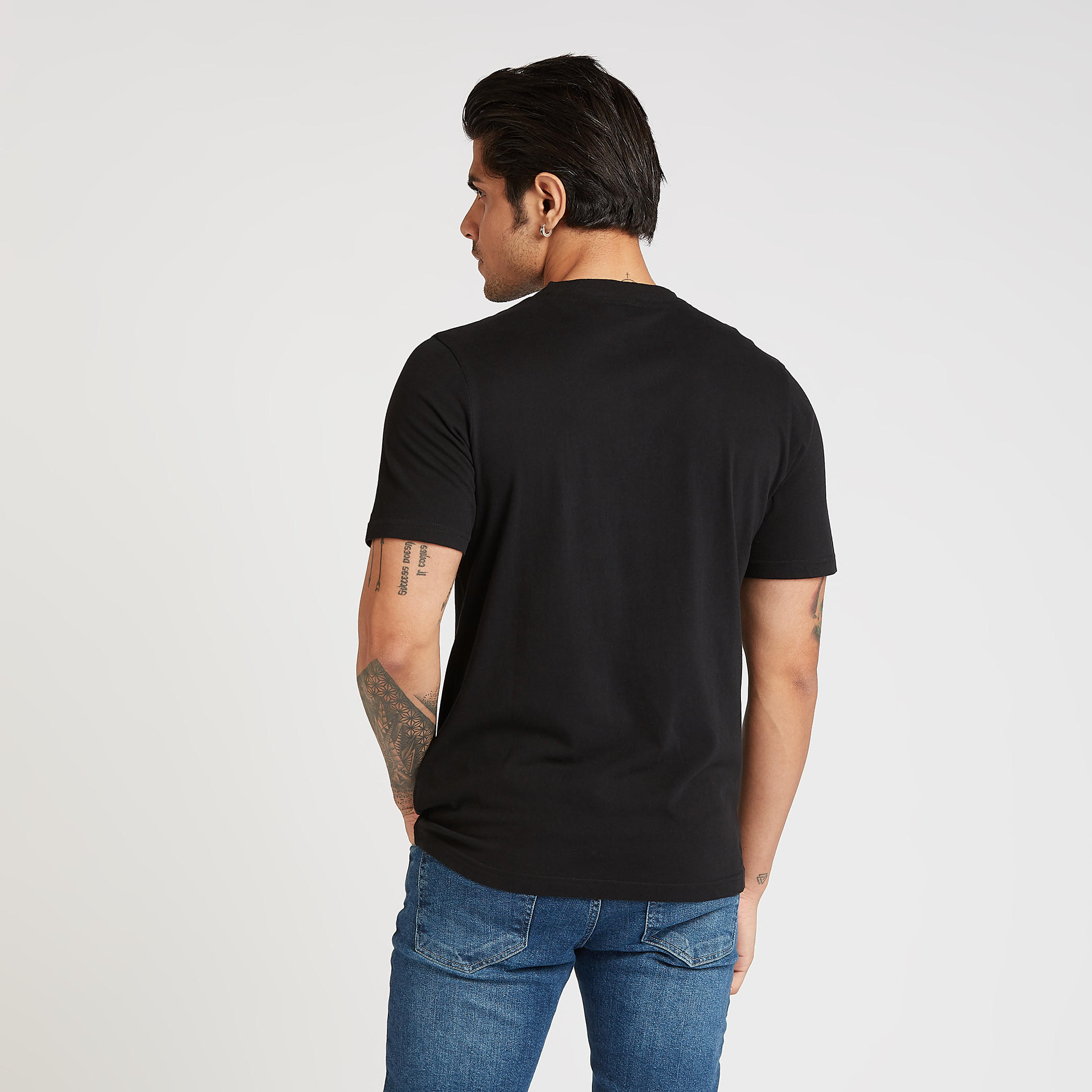 تيشيرت بياقة ضيّقة وأكمام قصيرة وطبعات سمايلي وورلد-men-clothing-tshirtsandpolos-tshirts-image-4