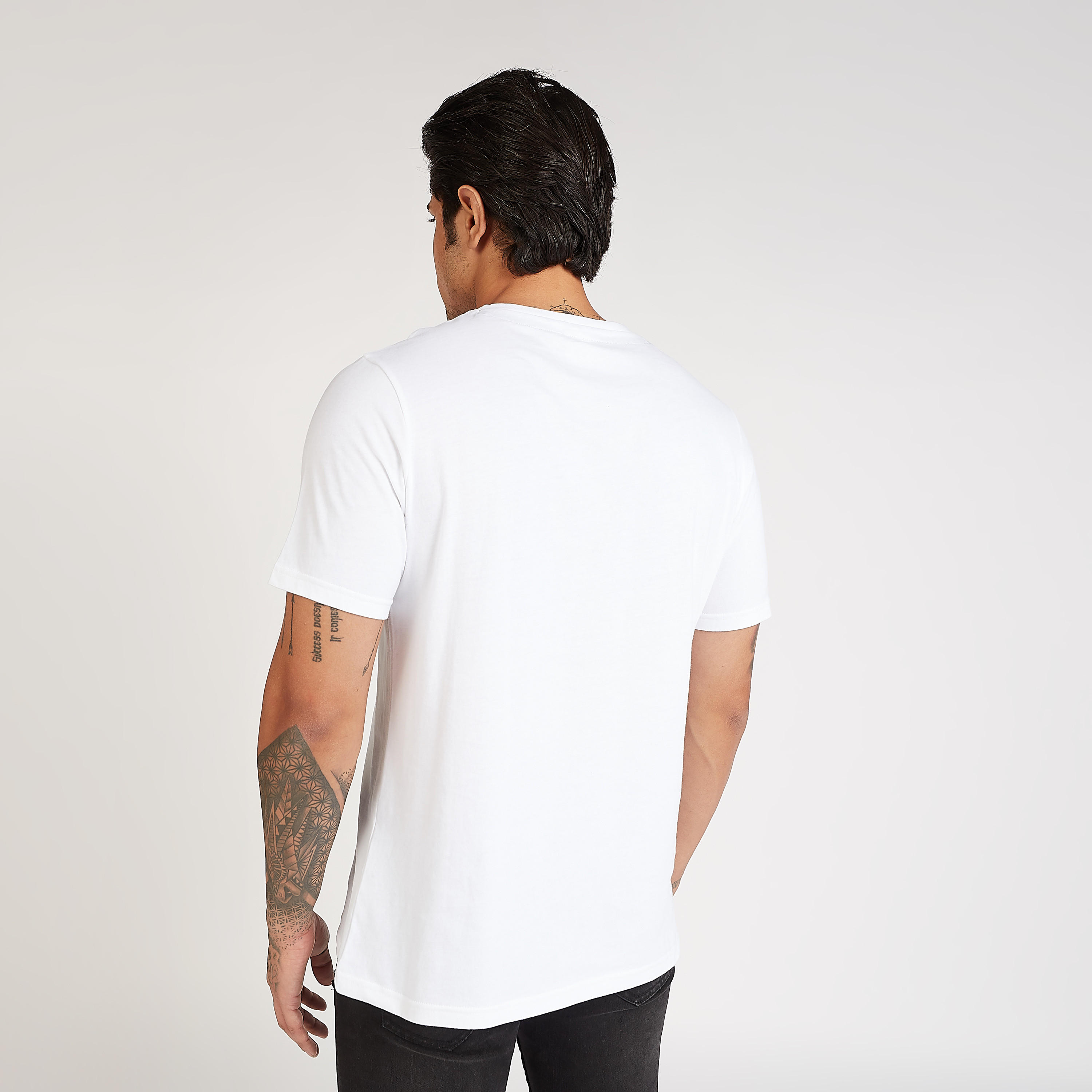 تيشيرت بياقة ضيّقة وأكمام قصيرة وطبعات سمايلي وورلد جرافيك-men-clothing-tshirtsandpolos-tshirts-image-4