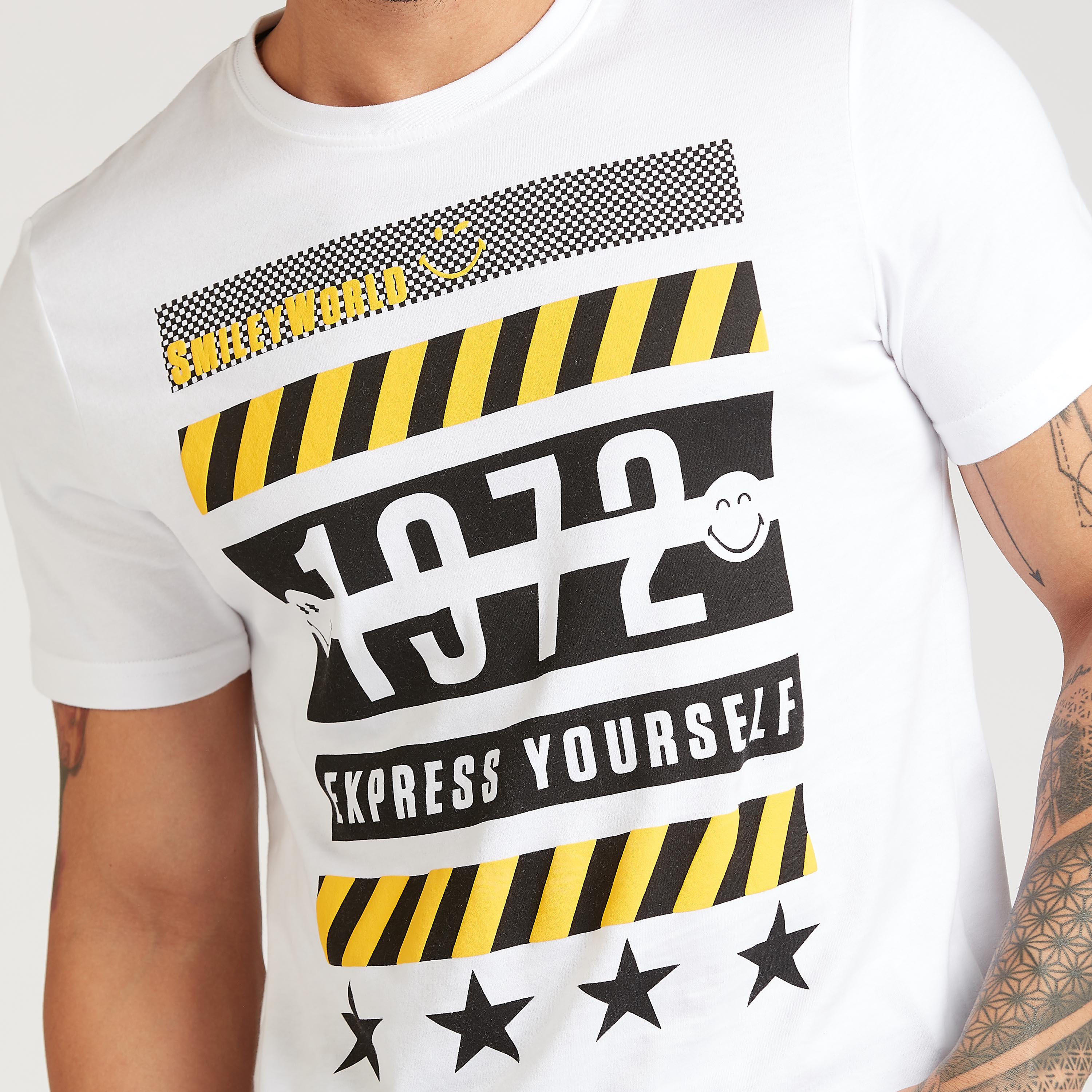 تيشيرت مستدام بياقة ضيّقة وأكمام قصيرة وطبعات-men-clothing-tshirtsandpolos-tshirts-image-3