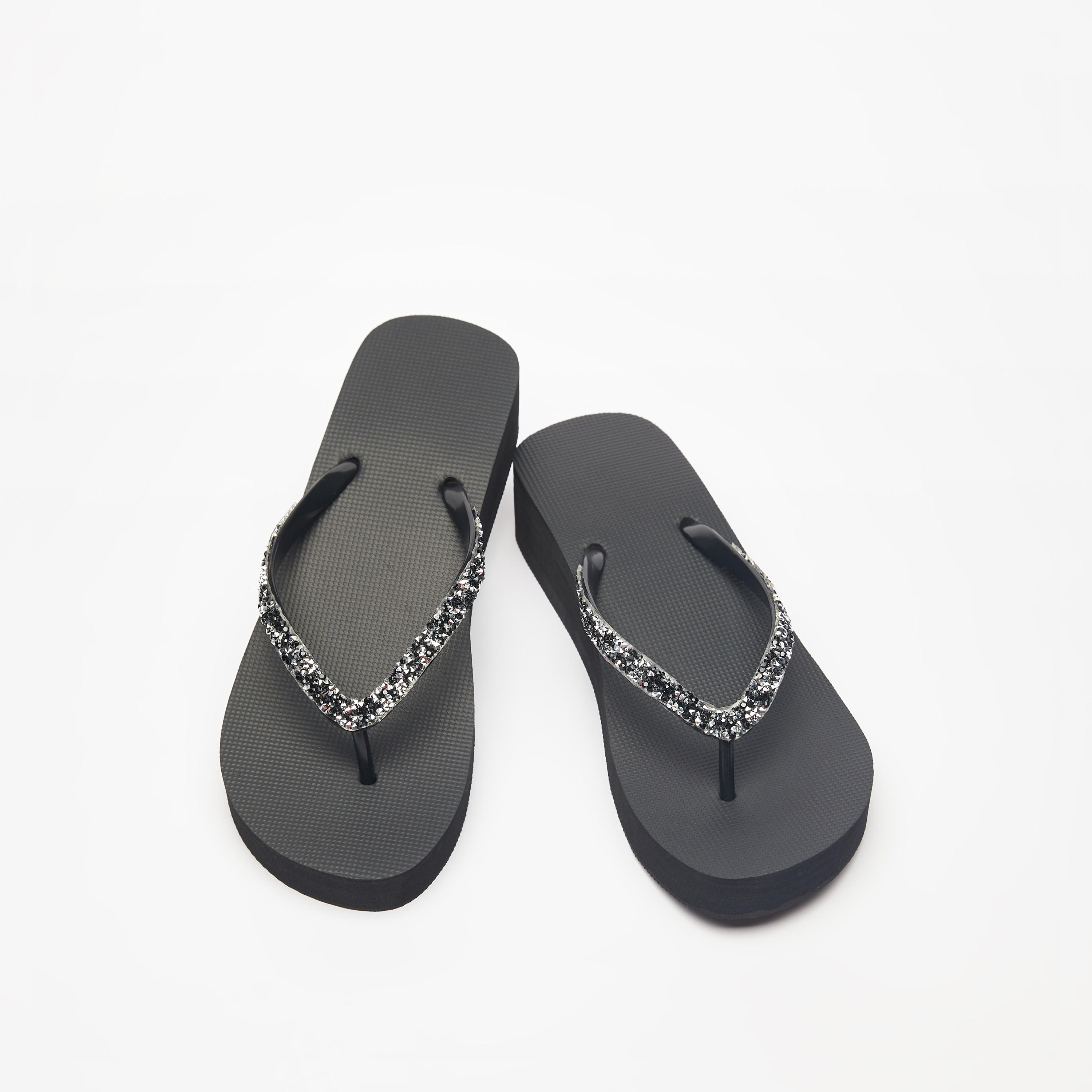 شبشب بإصبع مزيّن سهل الارتداء-women-shoes-flipflopsandslides-image-2