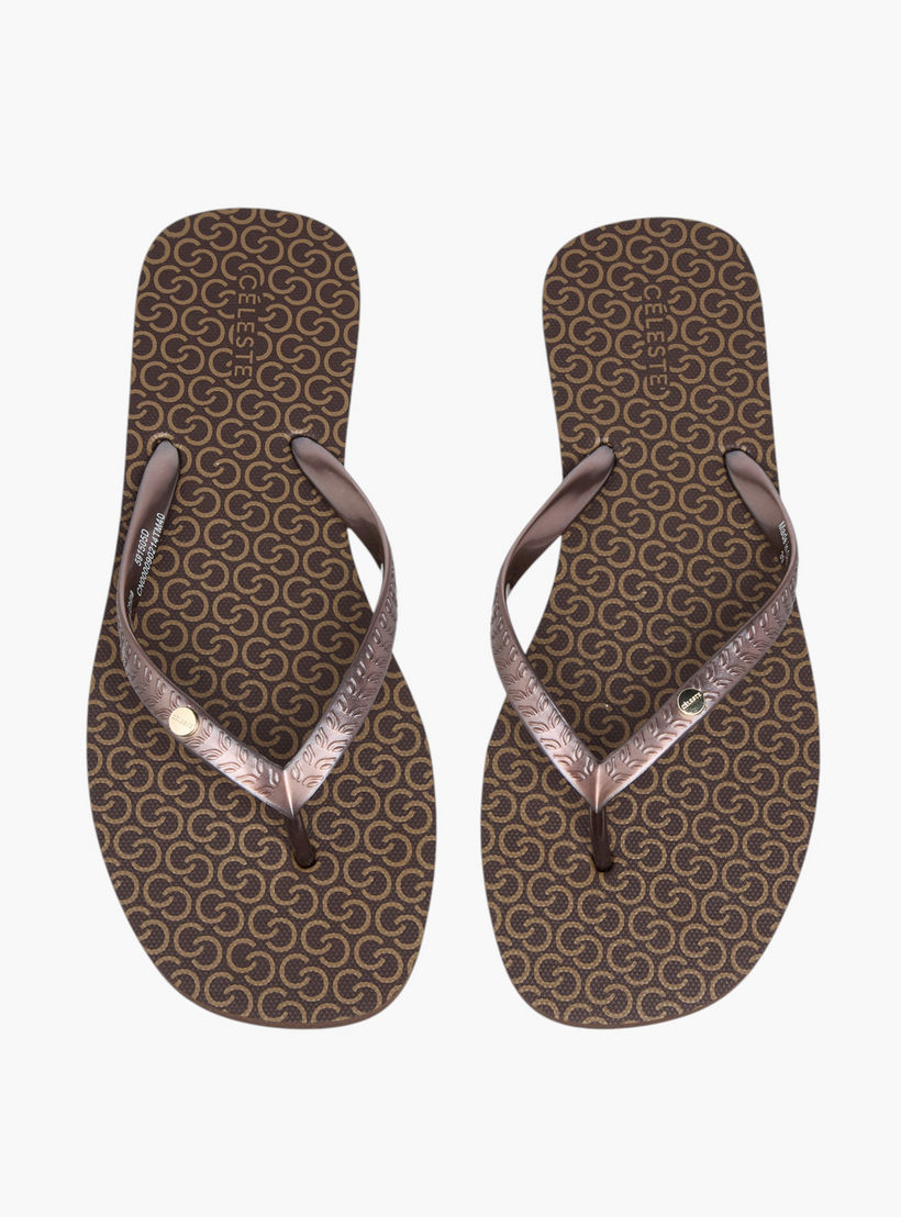 شبشب بإصبع وطبعات مونوجرام للنساء من سيليست-women-shoes-flipflopsandslides-image-4