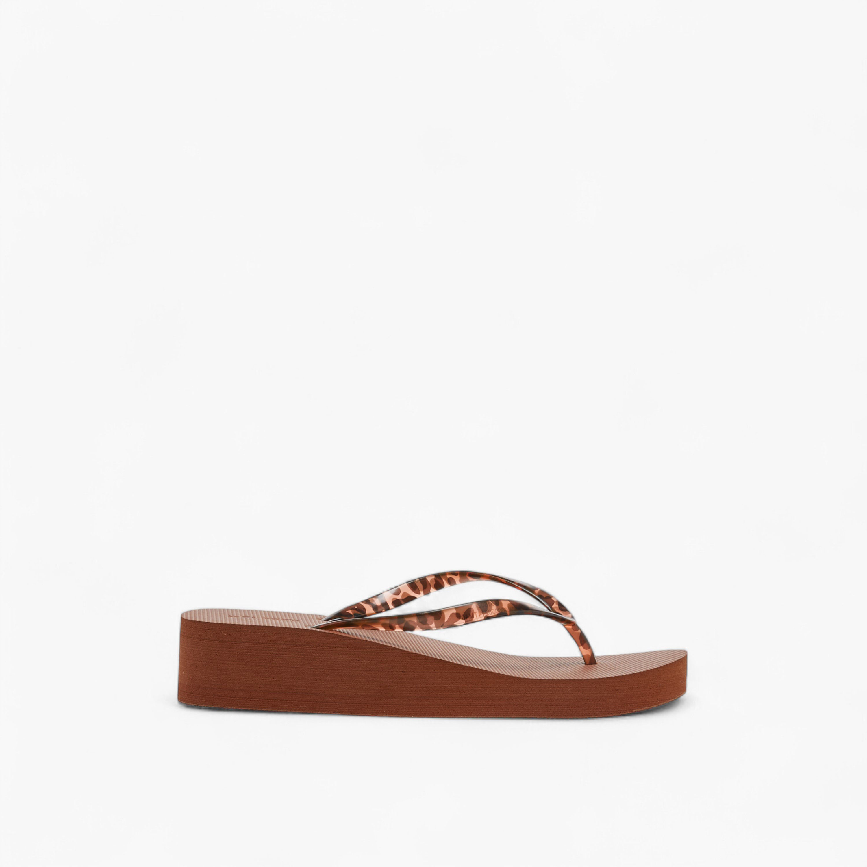 شبشب ثونغ بطبعات للنساء من سيليست-women-shoes-flipflopsandslides-image-6