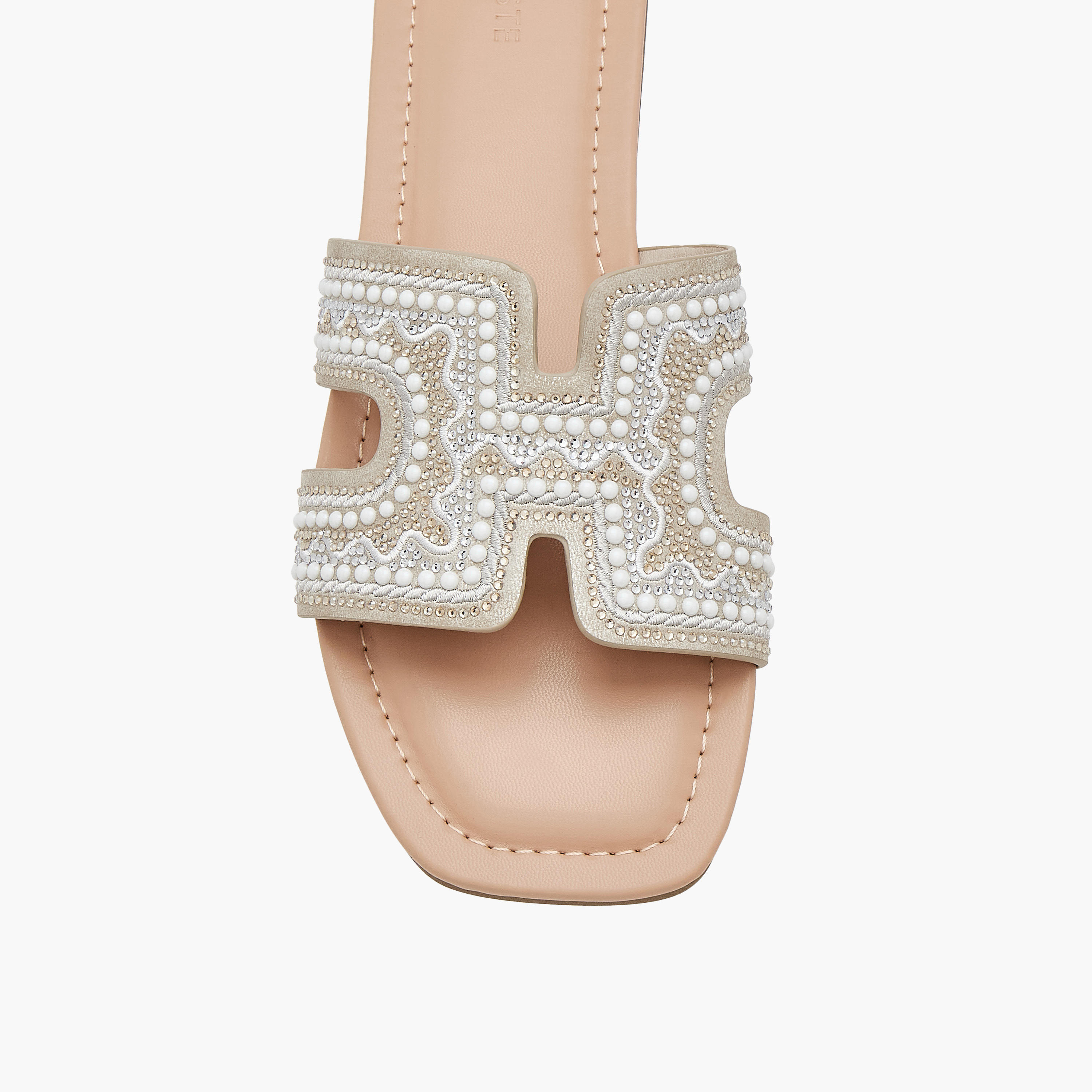 صندل سهل الارتداء بتزيينات للنساء من سيليست-women-shoes-flats-sandals-image-4