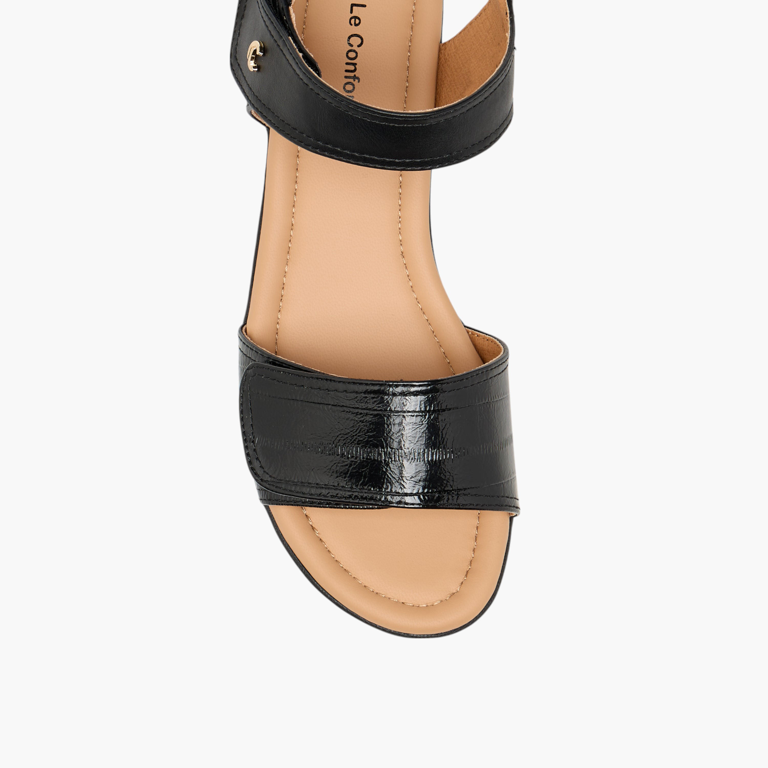 صندل سادة بكعب سميك وشريط إغلاق لاصق من لو كونفورت-women-shoes-sandals-heeled-image-4