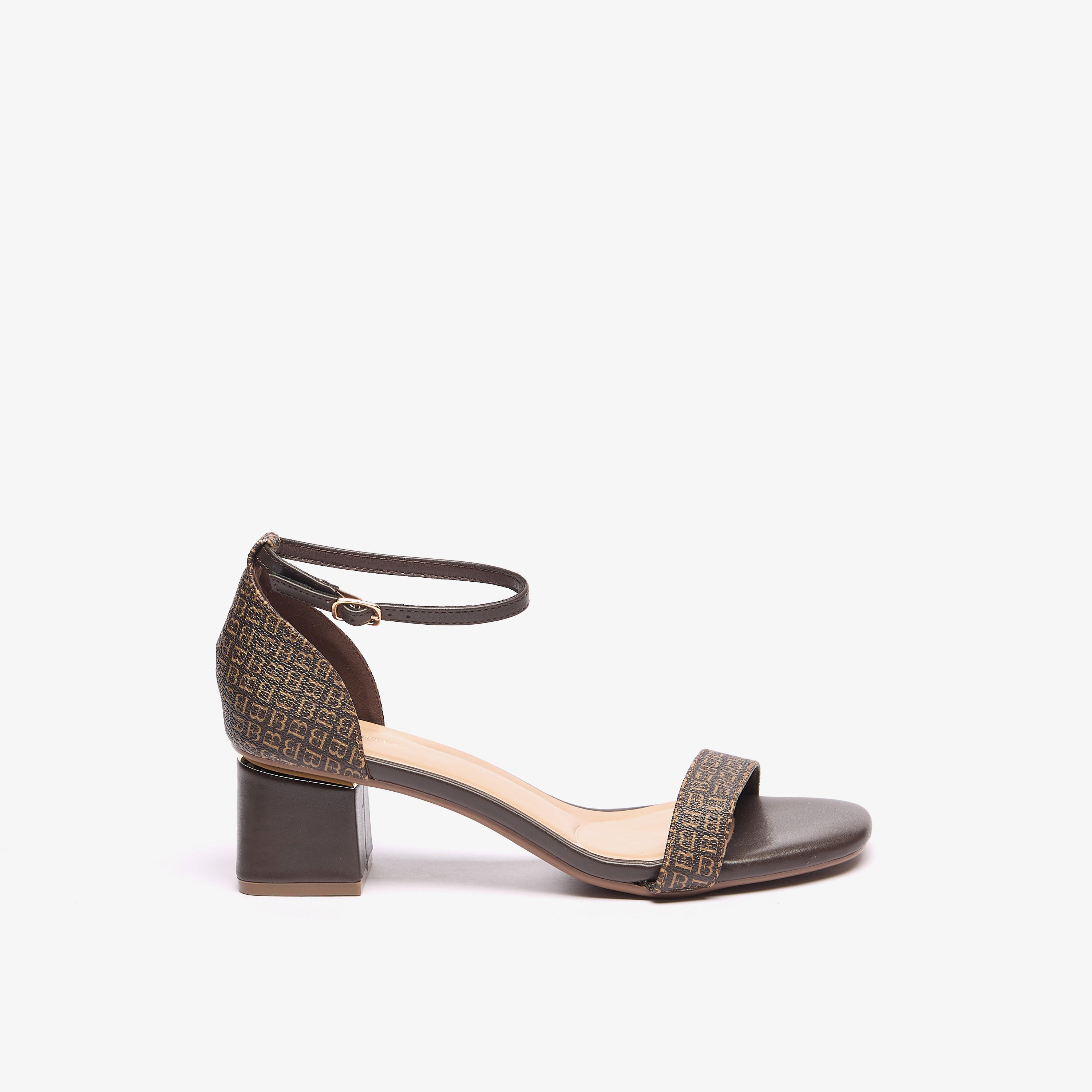 صندل مونوجرام بكعب عريض وإغلاق بإبزيم من فلورا بيلا-women-shoes-sandals-heeled-image-3