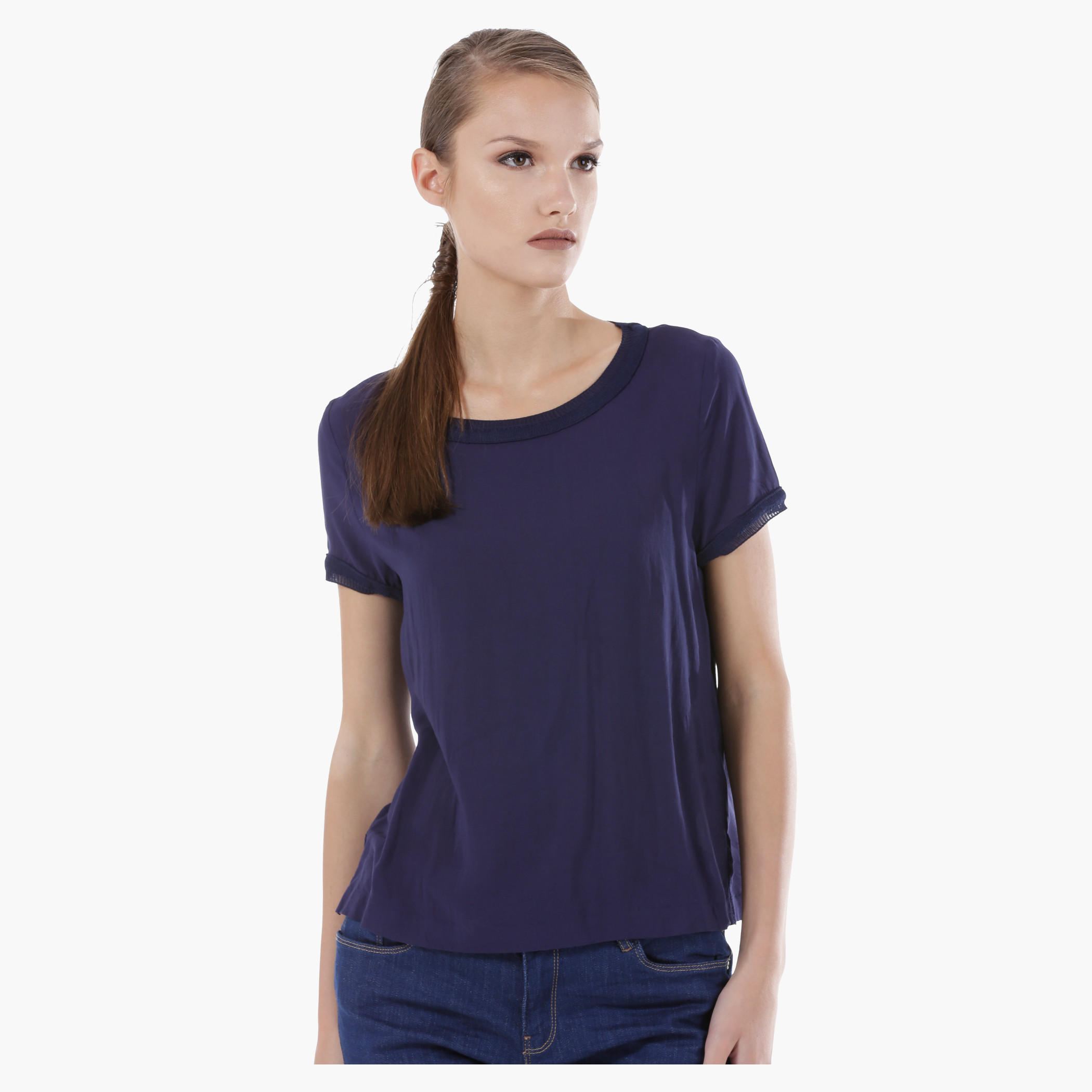 Basic T-shirt with Round Neck and Short Sleeves in Regular Fit-women-clothing-tshirts-image-1