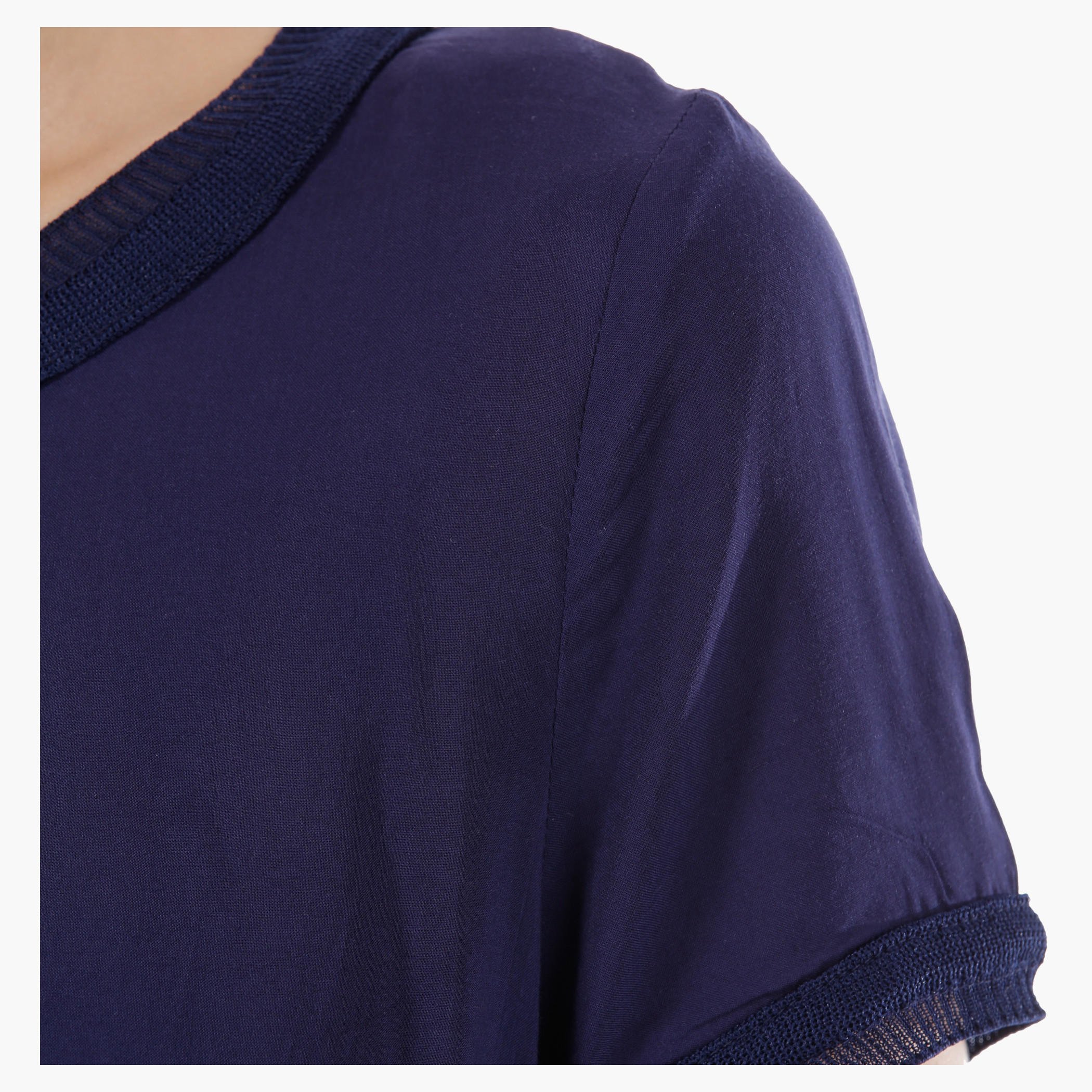 Basic T-shirt with Round Neck and Short Sleeves in Regular Fit-women-clothing-tshirts-image-4