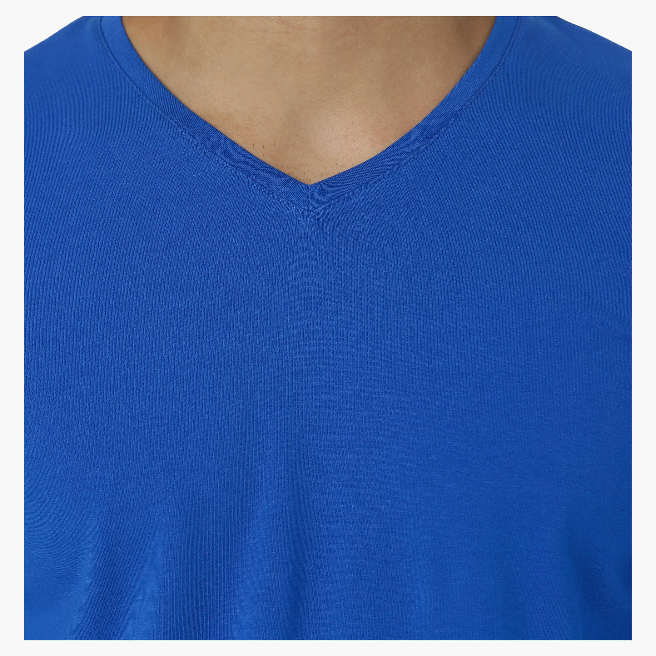 Basic T-Shirt with V-Neck and Long Sleeves in Regular Fit-men-clothing-tshirtsandpolos-tshirts-image-2