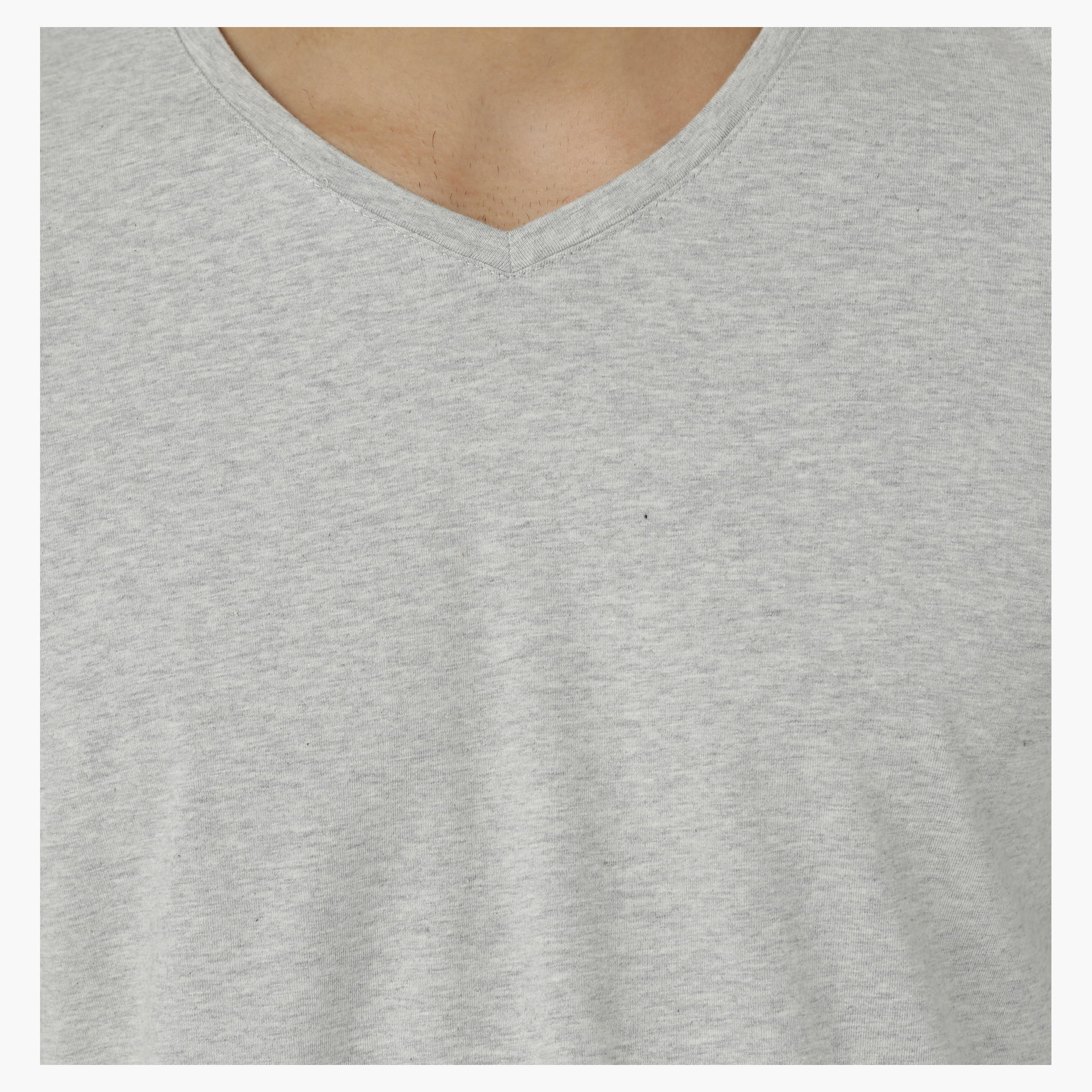 Basic T-Shirt with V-Neck and Long Sleeves in Regular Fit-men-clothing-tshirtsandpolos-tshirts-image-4