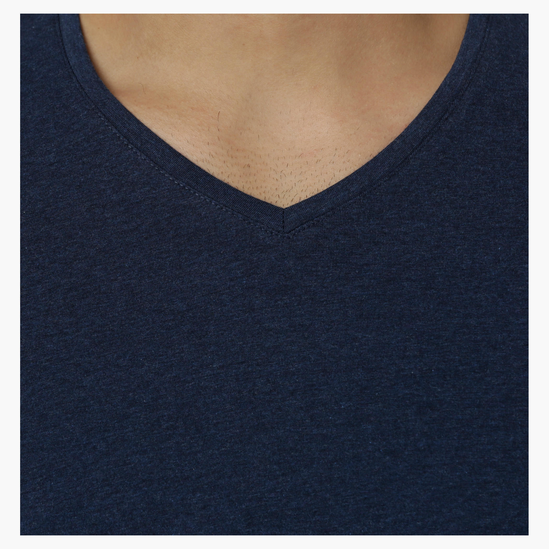 Basic T-Shirt with V-Neck and Long Sleeves in Regular Fit-men-clothing-tshirtsandpolos-tshirts-image-9