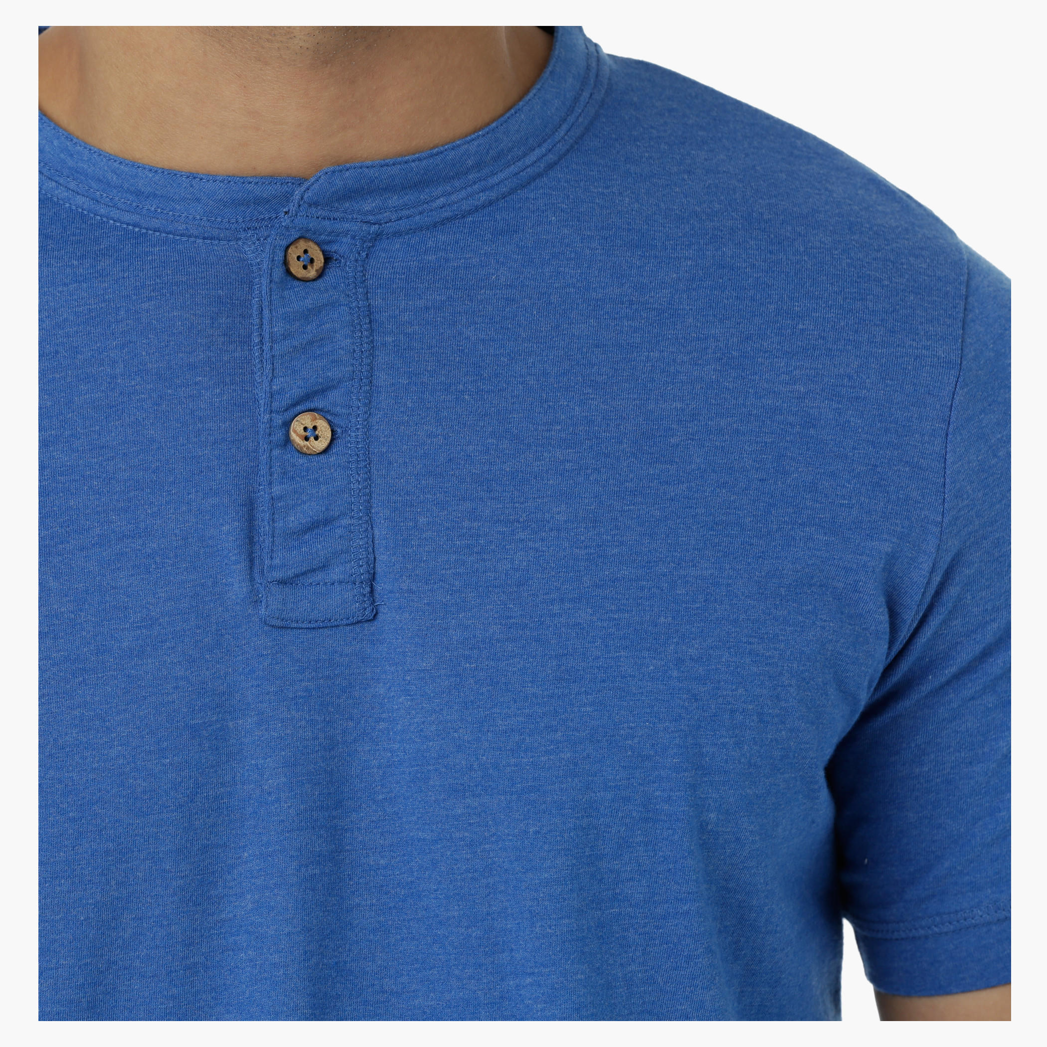Basic T-Shirt with Henley Neck and Short Sleeves in Regular Fit-men-clothing-tshirtsandpolos-tshirts-image-4