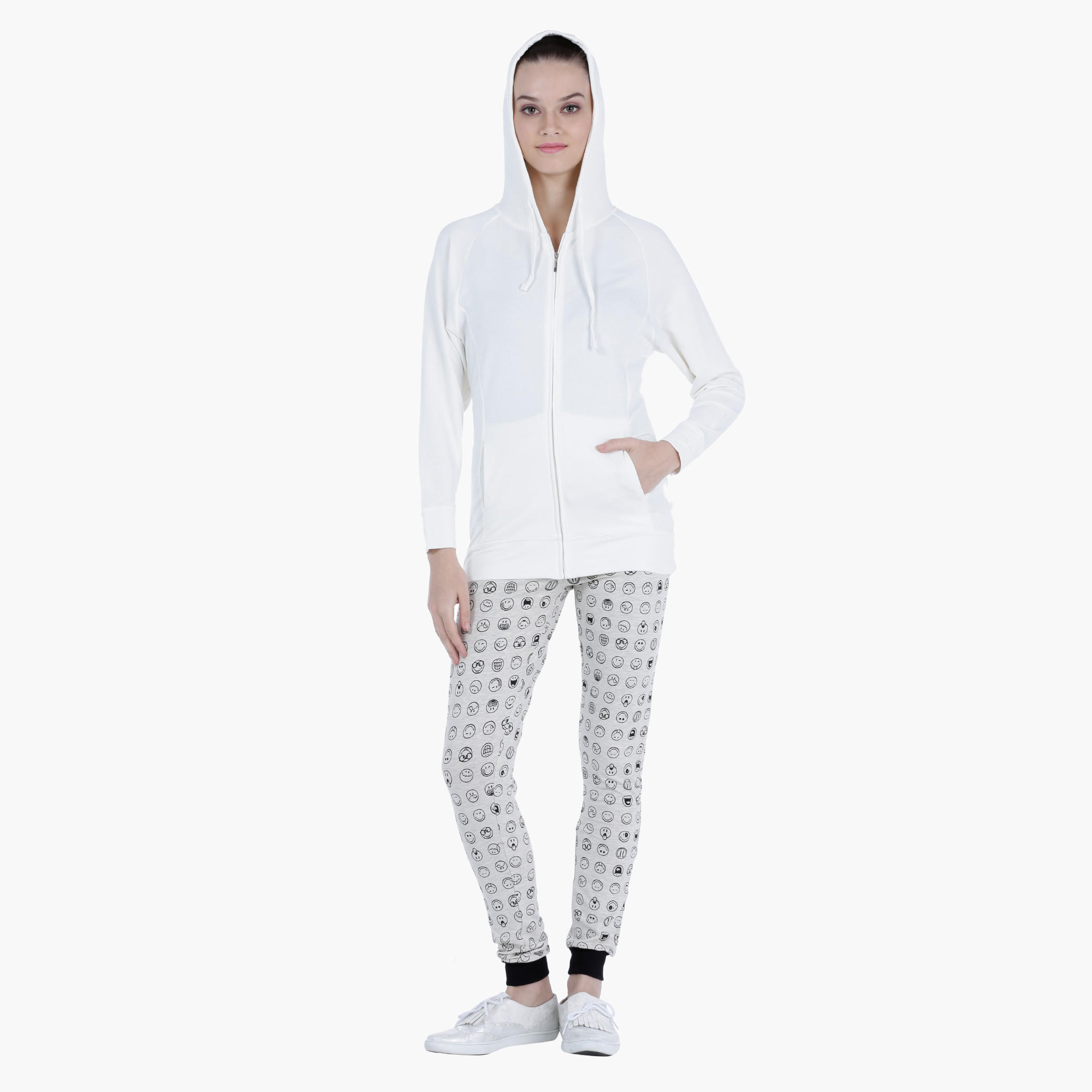 Basic Hoodie in Regular Fit-women-winterwear-hoodiesandsweatshirts-hoodies-image-1
