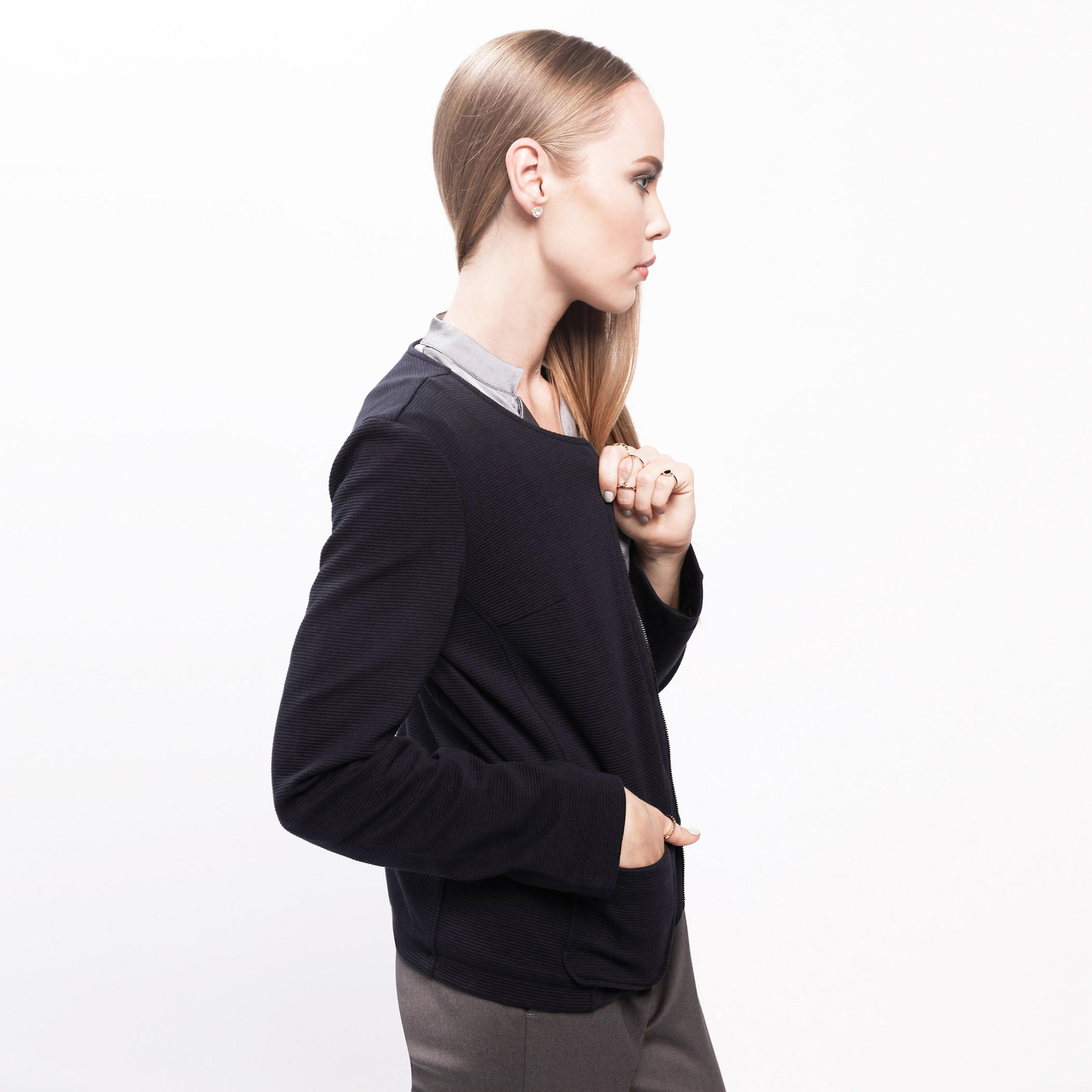 Long Sleeves Jacket with Zip Closure and Pocket Detail-women-winterwear-coatsandjackets-jackets-image-3