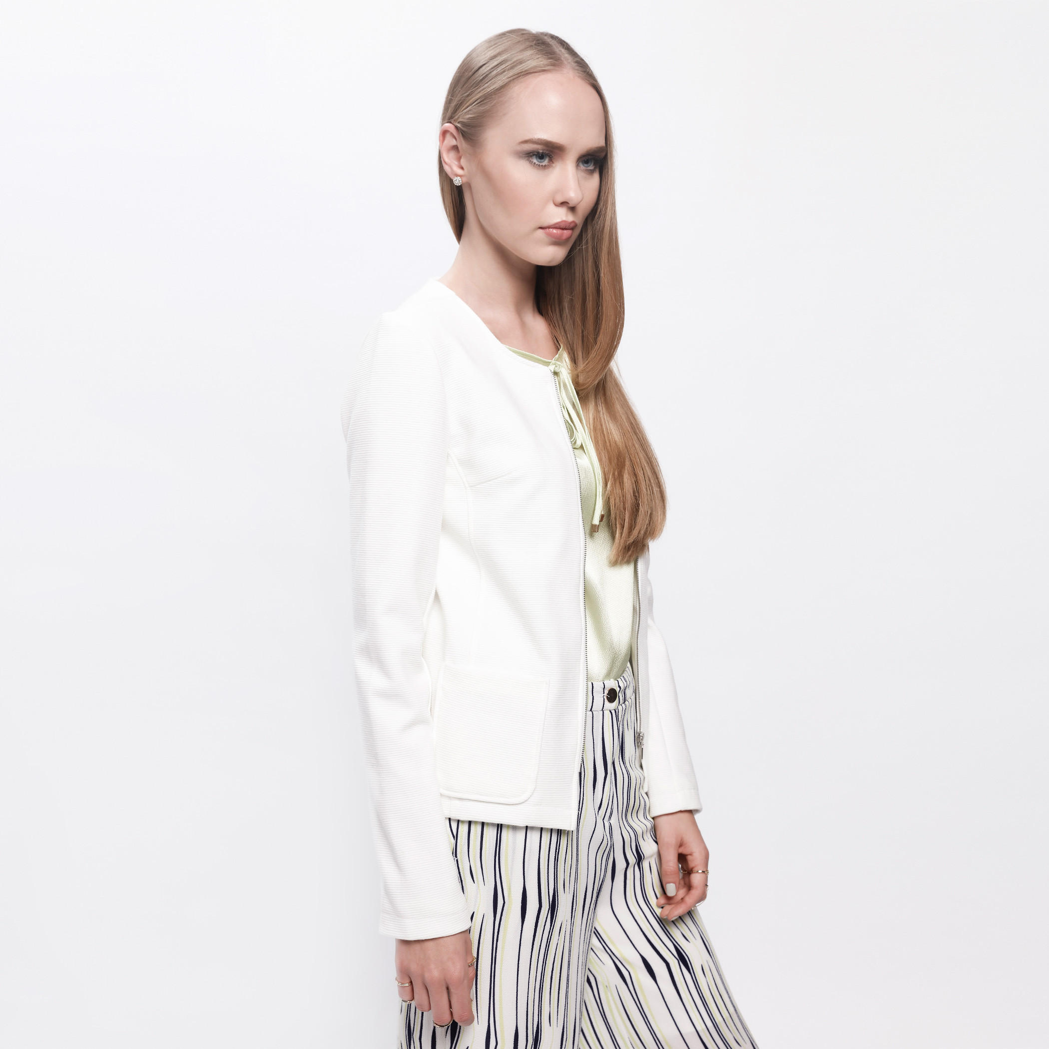 Long Sleeves Jacket with Zip Closure and Pocket Detail-women-winterwear-coatsandjackets-jackets-image-13