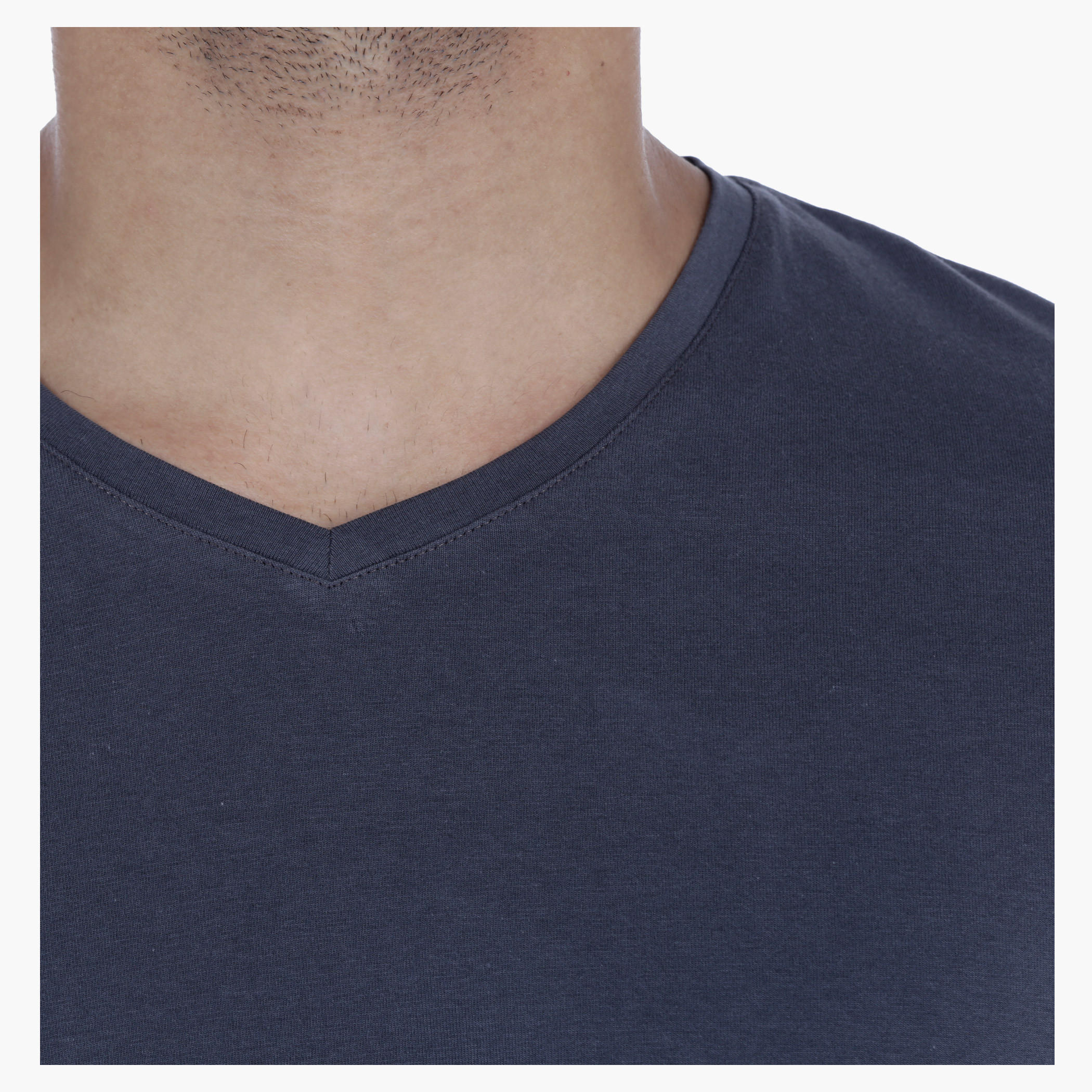 Basic V-Neck T-Shirt with Long Sleeves in Slim Fit-men-clothing-tshirtsandpolos-tshirts-image-2