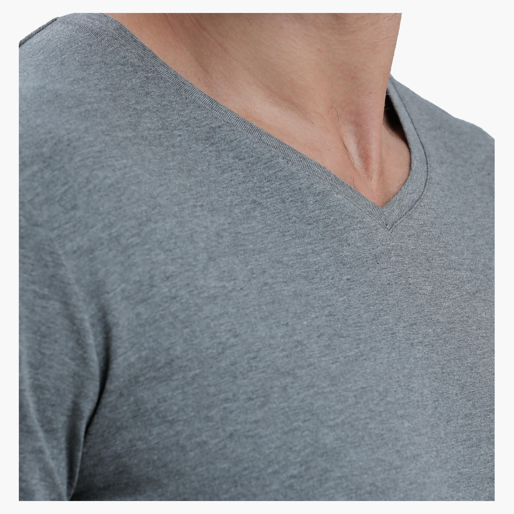 V-Neck T-Shirt with Long Sleeves in Slim Fit-men-clothing-tshirtsandpolos-tshirts-image-4