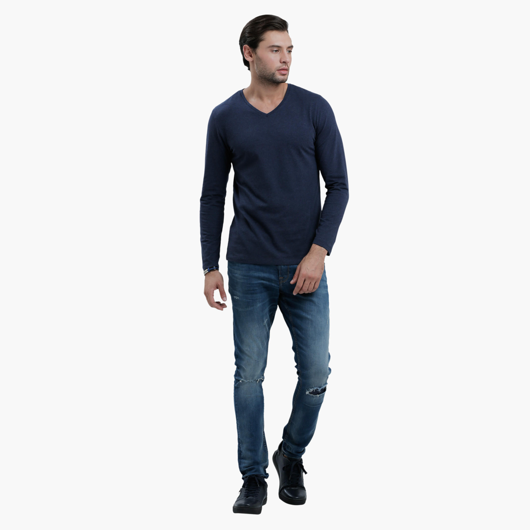 V-Neck T-Shirt with Long Sleeves in Slim Fit-men-clothing-tshirtsandpolos-tshirts-image-10