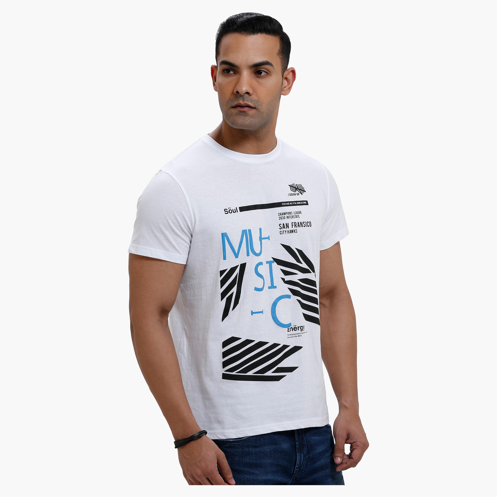 تيشيرت بنقش مطبوع وياقة دائرية بأكمام قصيرة-men-clothing-tshirtsandpolos-tshirts-image-3