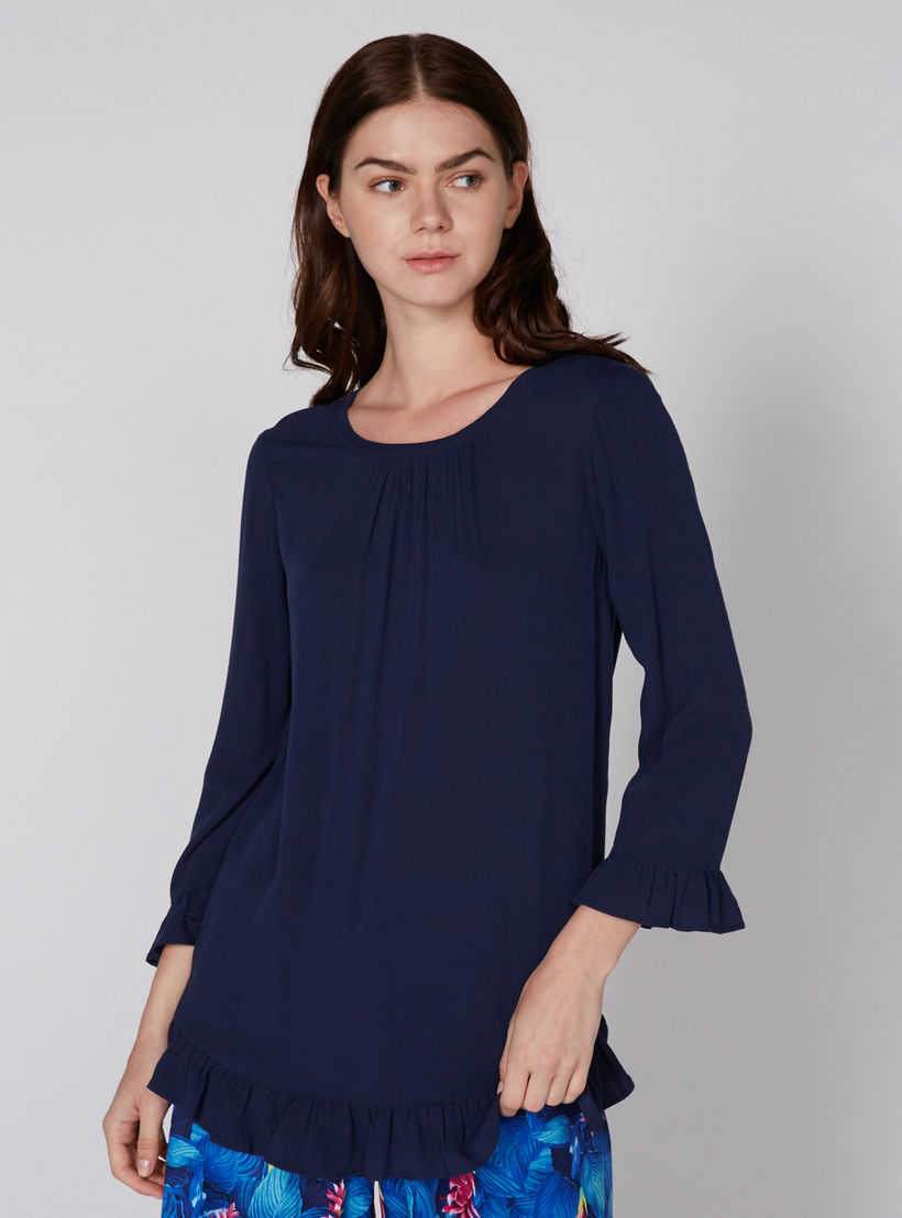 بلوزة بياقة مستديرة وأكمام 3/4 وتفاصيل كشكش-women-clothing-shirtsandblouses-blouses-image-1