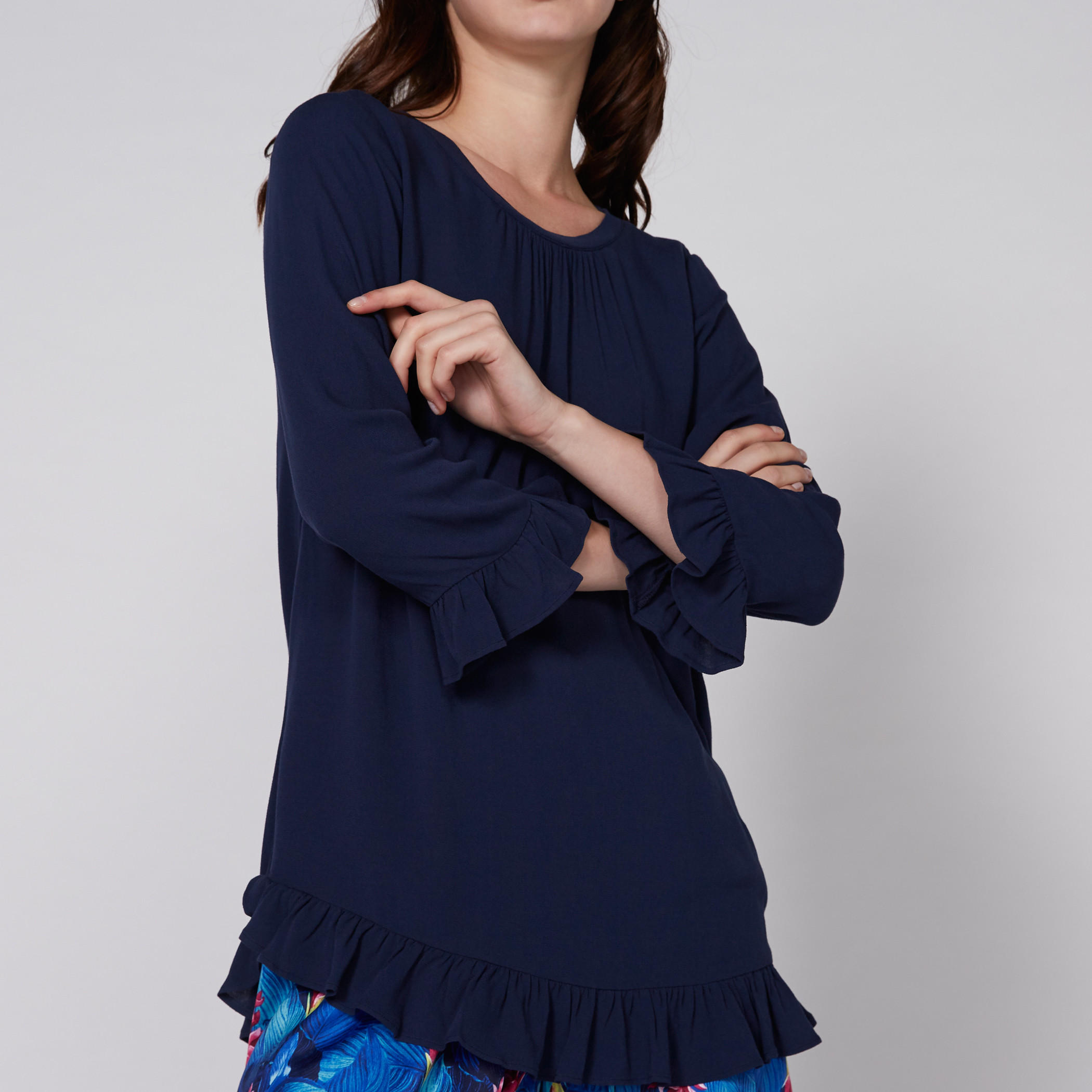 بلوزة بياقة مستديرة وأكمام 3/4 وتفاصيل كشكش-women-clothing-shirtsandblouses-blouses-image-3