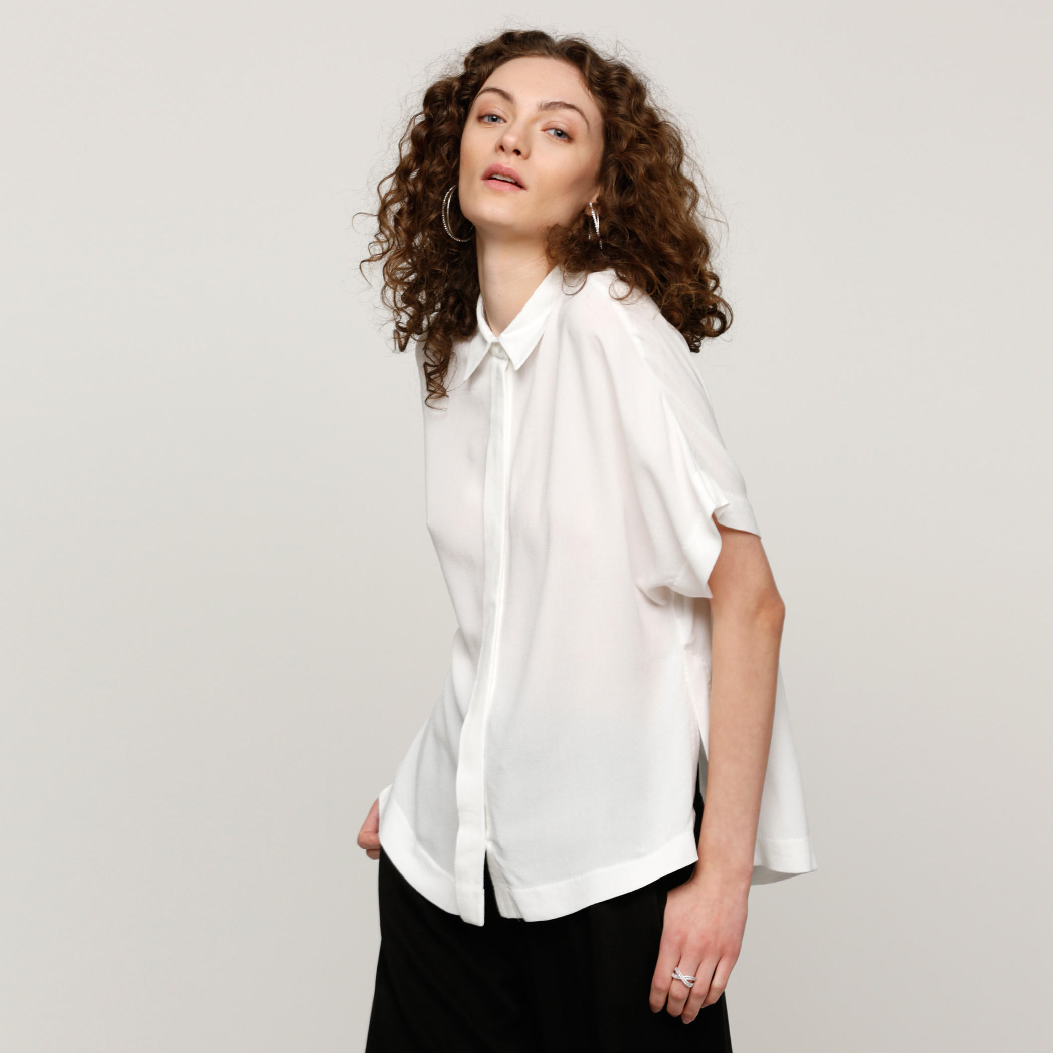 Extended Sleeves Top with Spread Collar and High Low Hem-women-clothing-shirtsandblouses-blouses-image-6