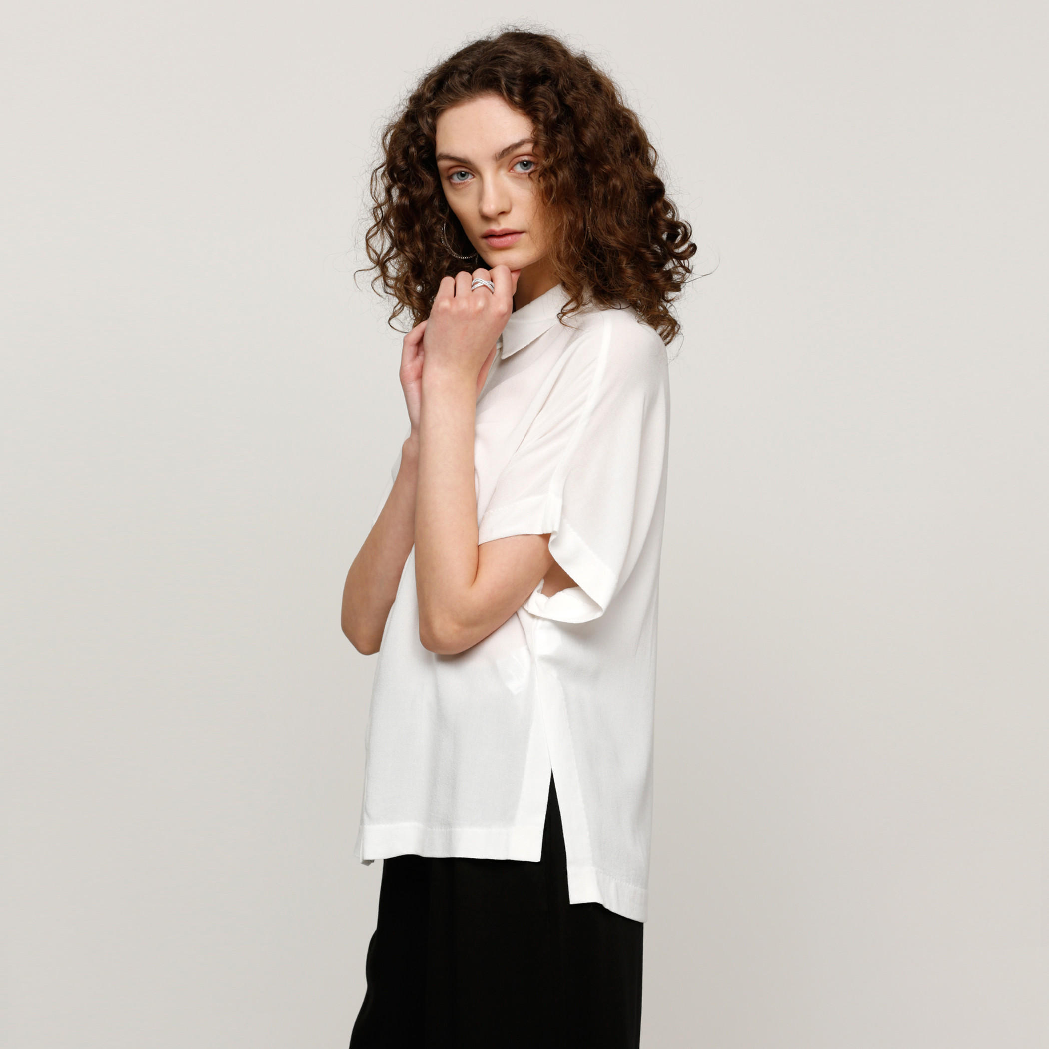 Extended Sleeves Top with Spread Collar and High Low Hem-women-clothing-shirtsandblouses-blouses-image-8