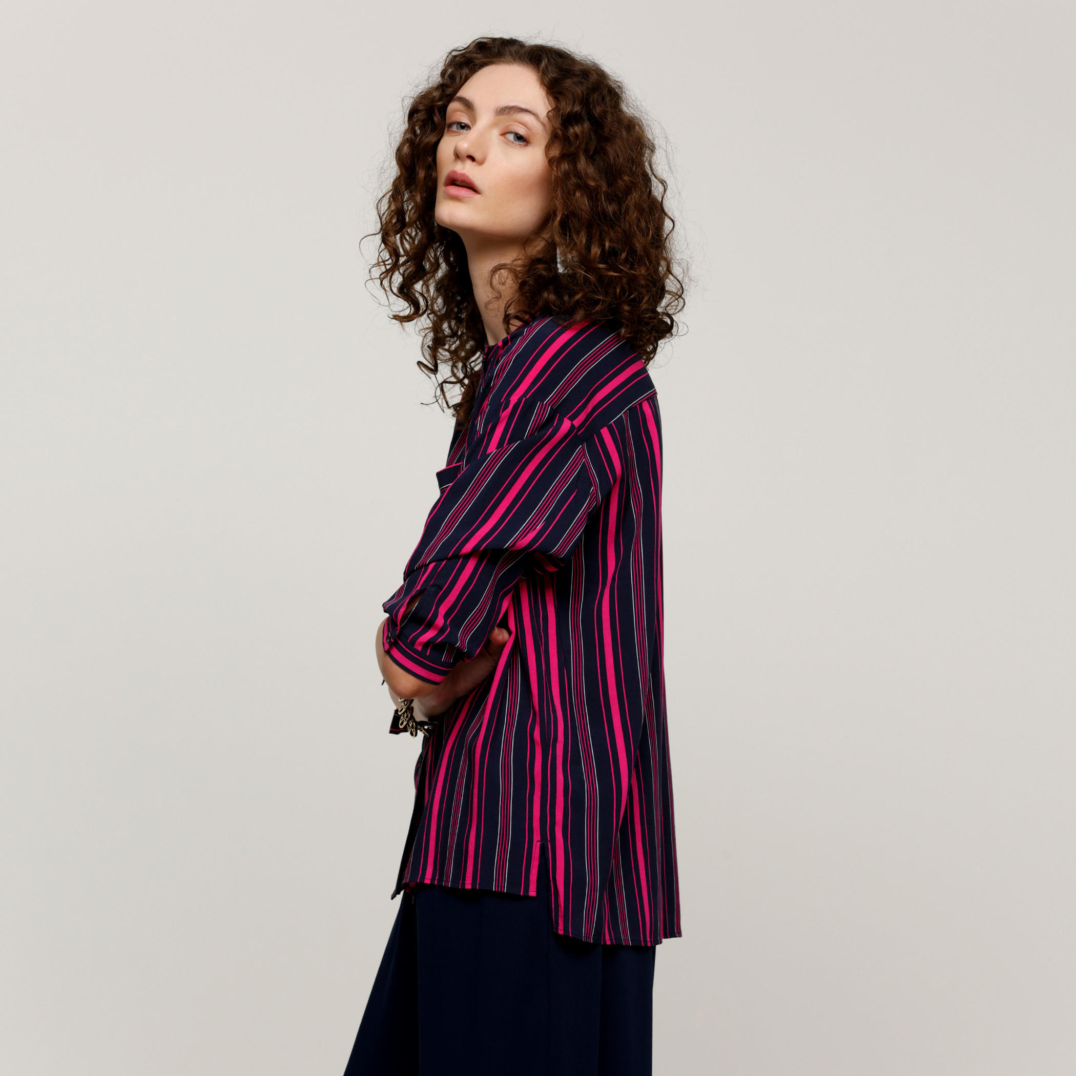 قميص مقلّم بأكمام 3/4 وجيوب-women-clothing-shirtsandblouses-shirts-image-3