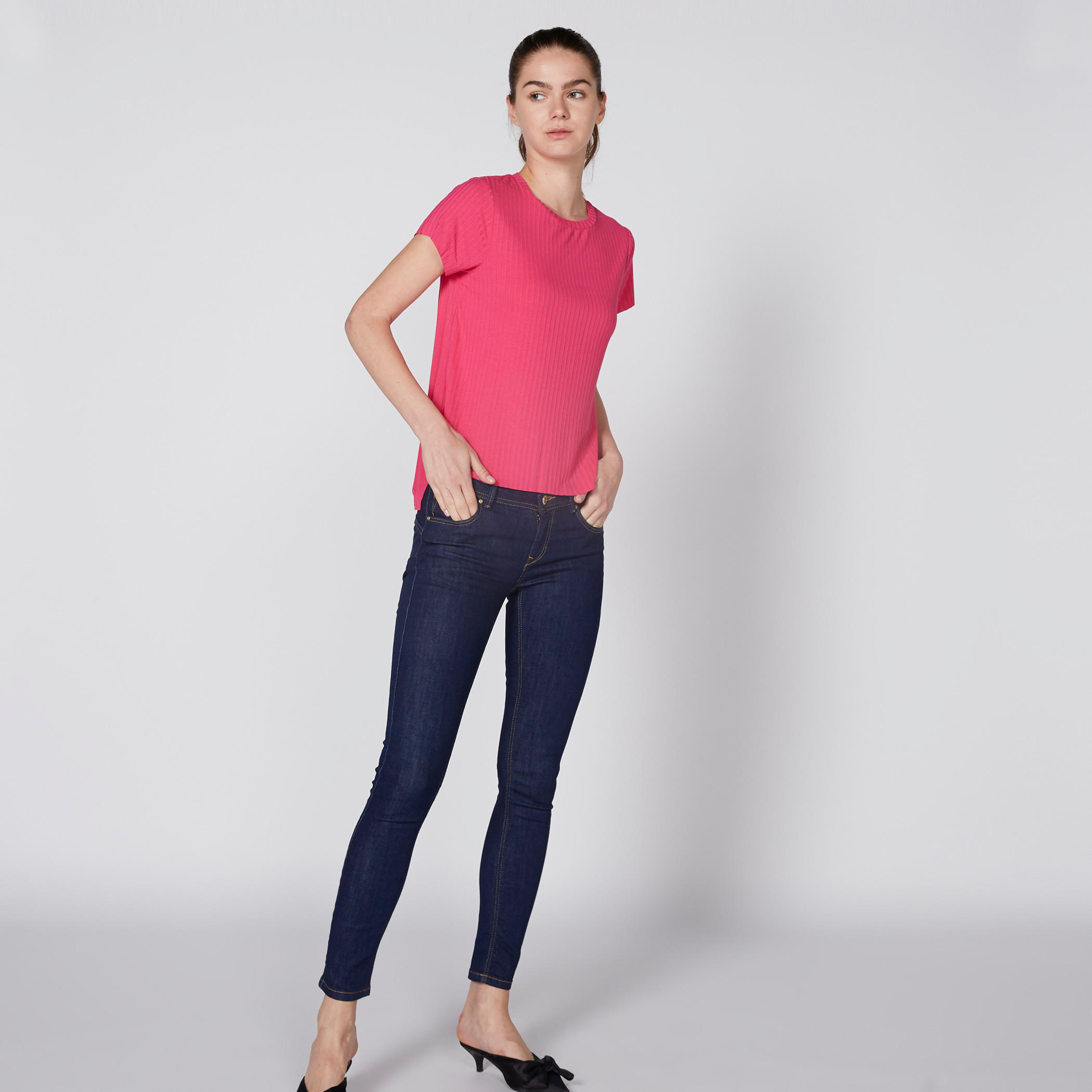 بلوزة مضلّعة بياقة مستديرة وأكمام قصيرة-women-clothing-shirtsandblouses-blouses-image-2