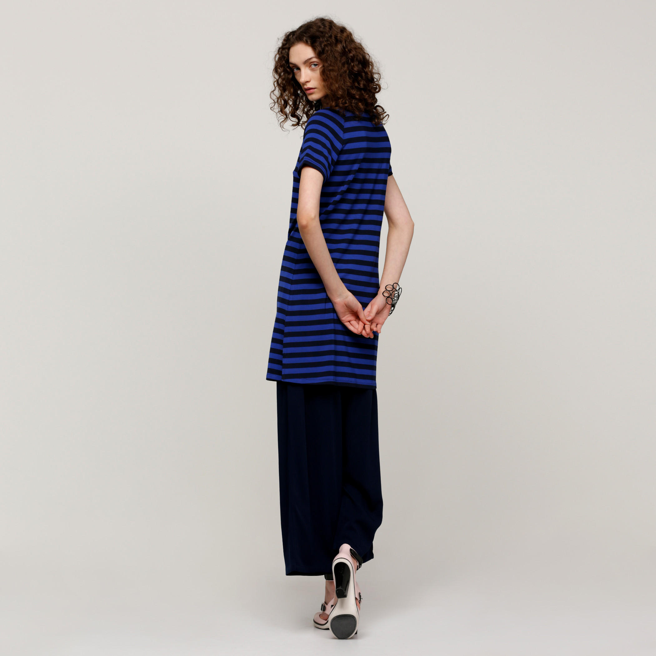 تونيك مقلّم بياقة مستديرة وأكمام قصيرة-women-clothing-shirtsandblouses-blouses-image-4