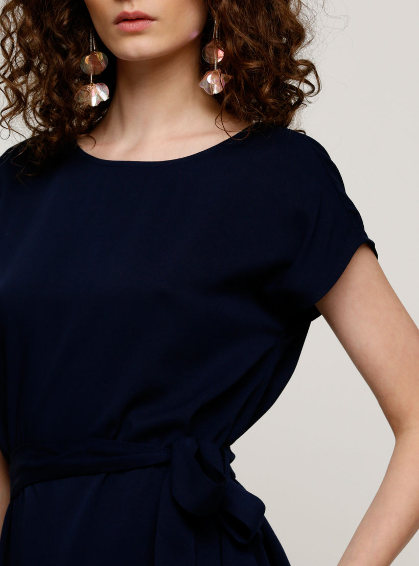 فستان متوسط الطول بياقة مستديرة وأكمام طويلة مع حوّاف غير مستوية-women-clothing-dresses-image-4