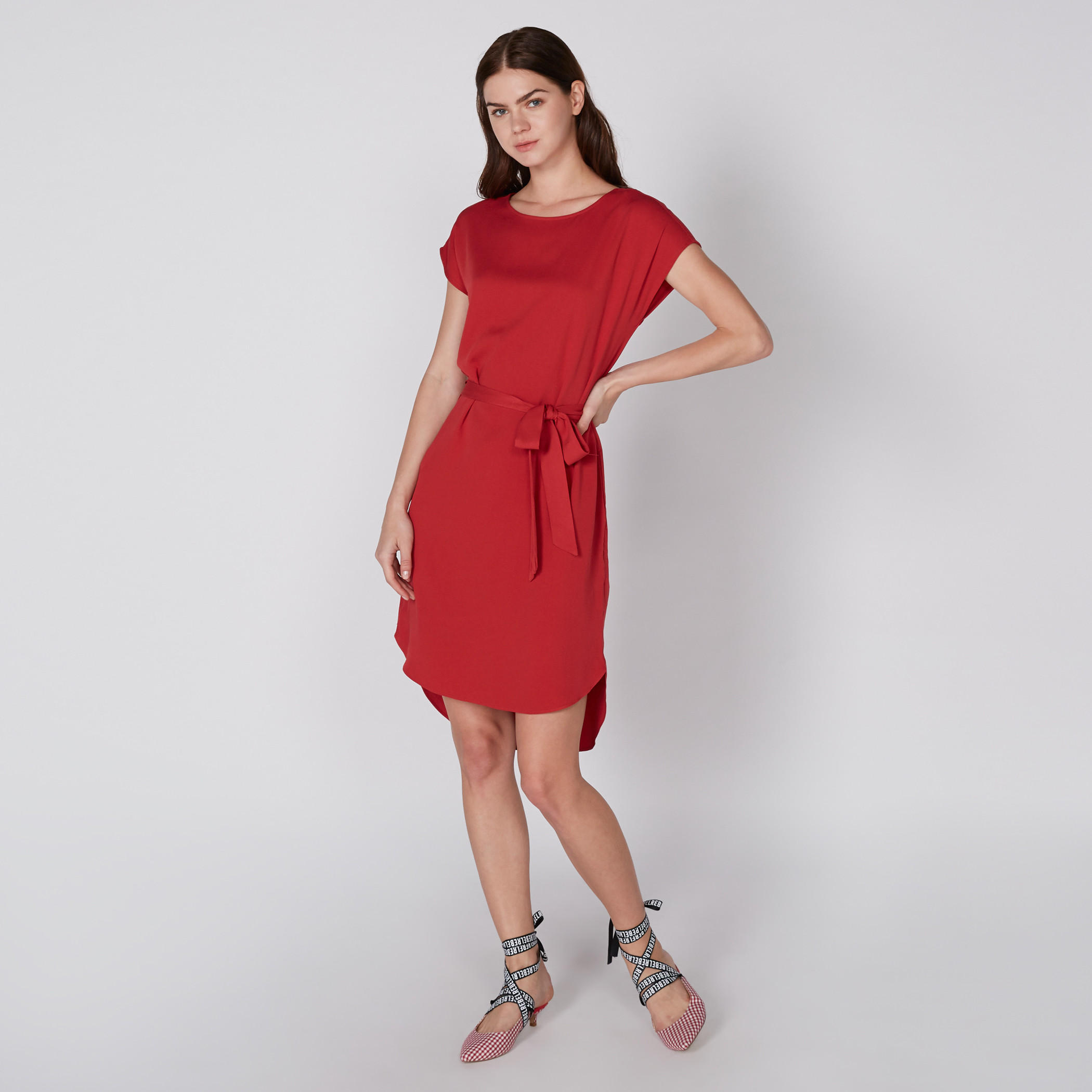 فستان متوسط الطول بياقة مستديرة وأكمام ممتدة ورباط-women-clothing-dresses-image-3