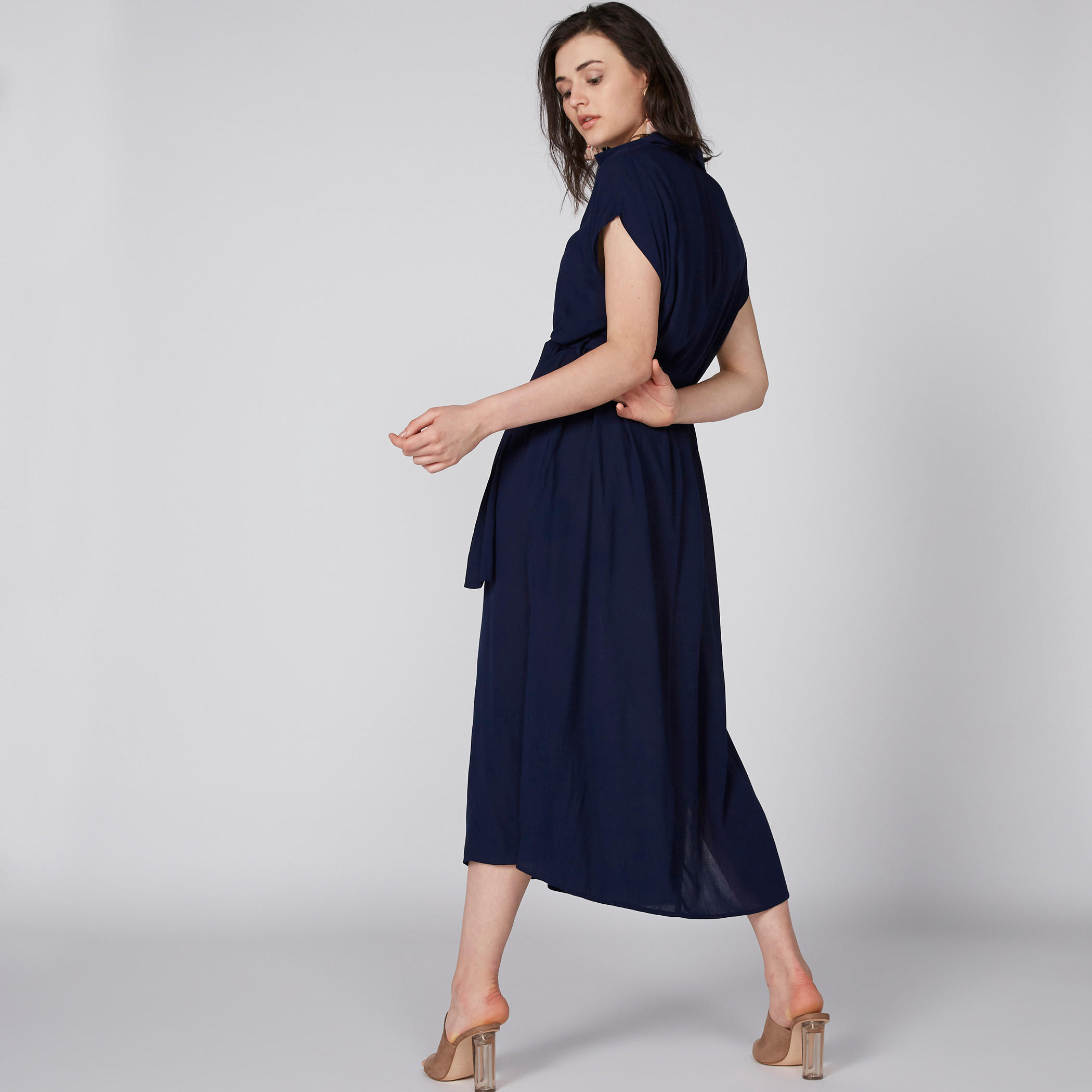 فستان قميص متوسط الطول بأكمام متصلة وحزام رباط-women-clothing-dresses-image-4