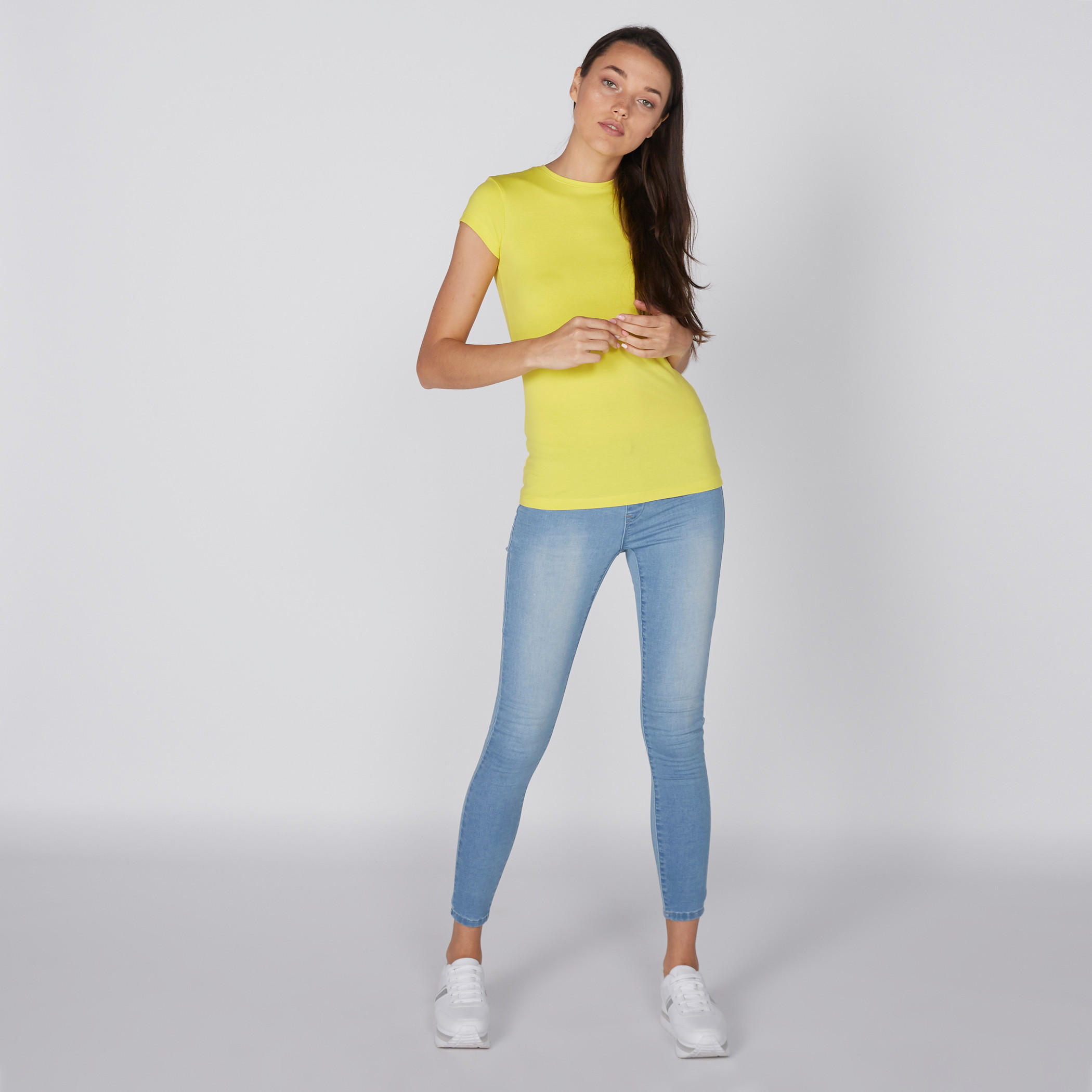 تيشيرت بياقة مستديرة وأكمام كاب-women-clothing-tshirts-image-1