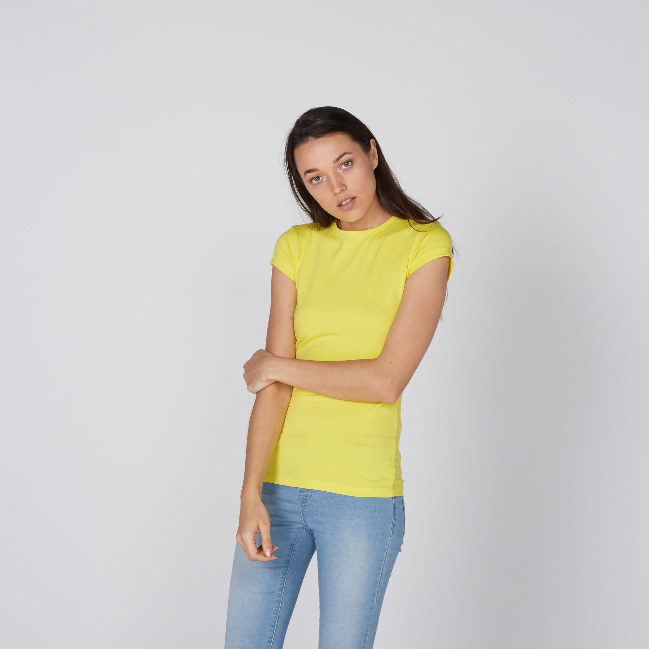 تيشيرت بياقة مستديرة وأكمام كاب-women-clothing-tshirts-image-2
