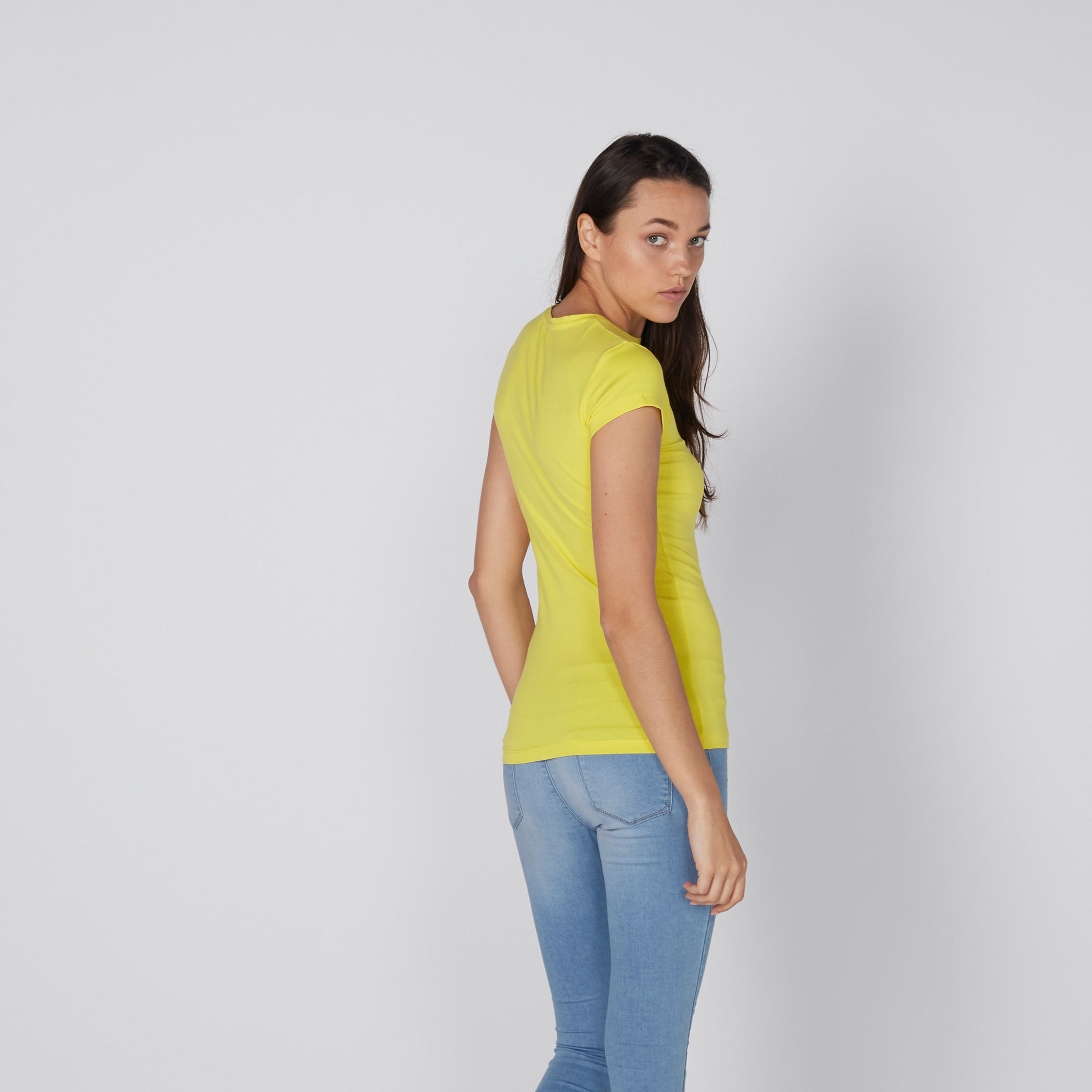 تيشيرت بياقة مستديرة وأكمام كاب-women-clothing-tshirts-image-3